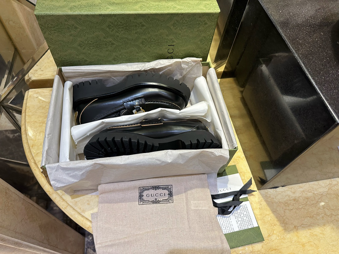 Gucci women's leather shoes-37