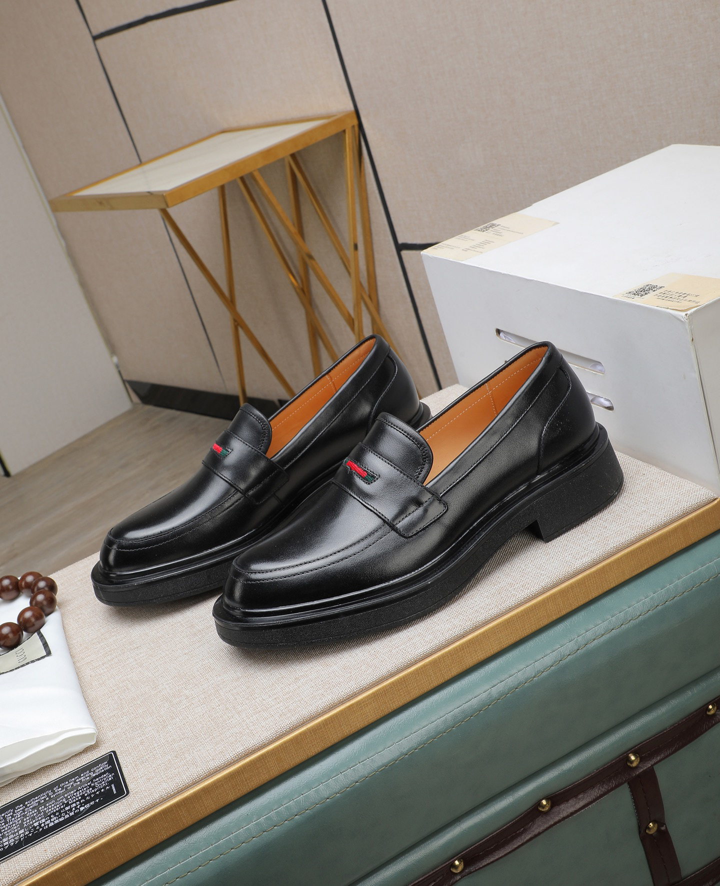 Gucci men's leather shoes-132