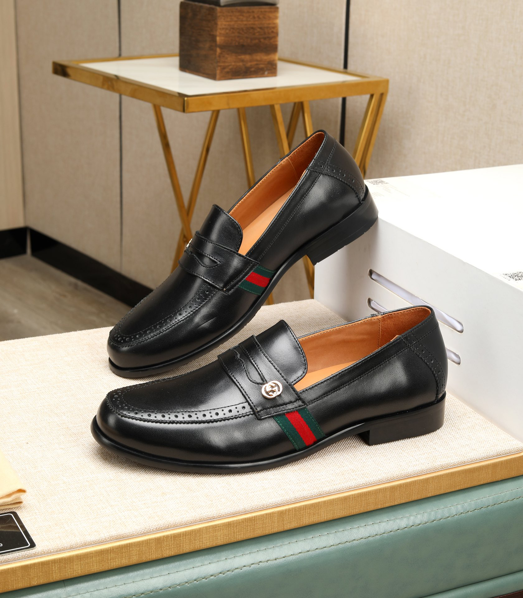 Gucci men's leather shoes-112