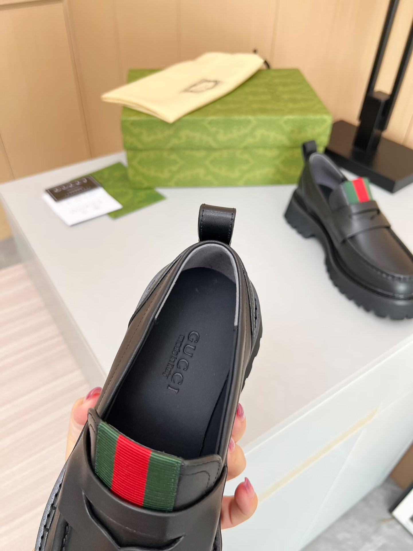 Gucci women's leather shoes-16