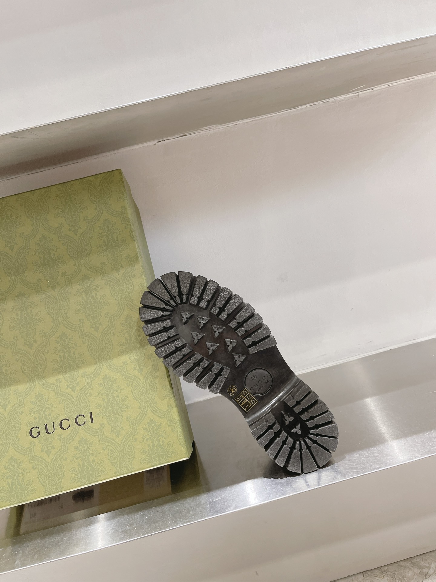 Gucci women's leather shoes-30