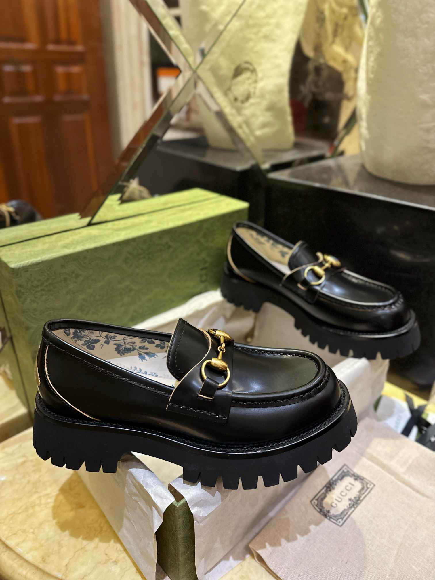 Gucci women's leather shoes-37