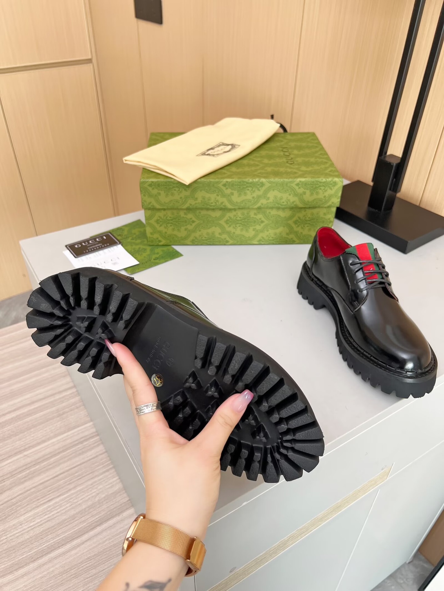 Gucci women's leather shoes-69