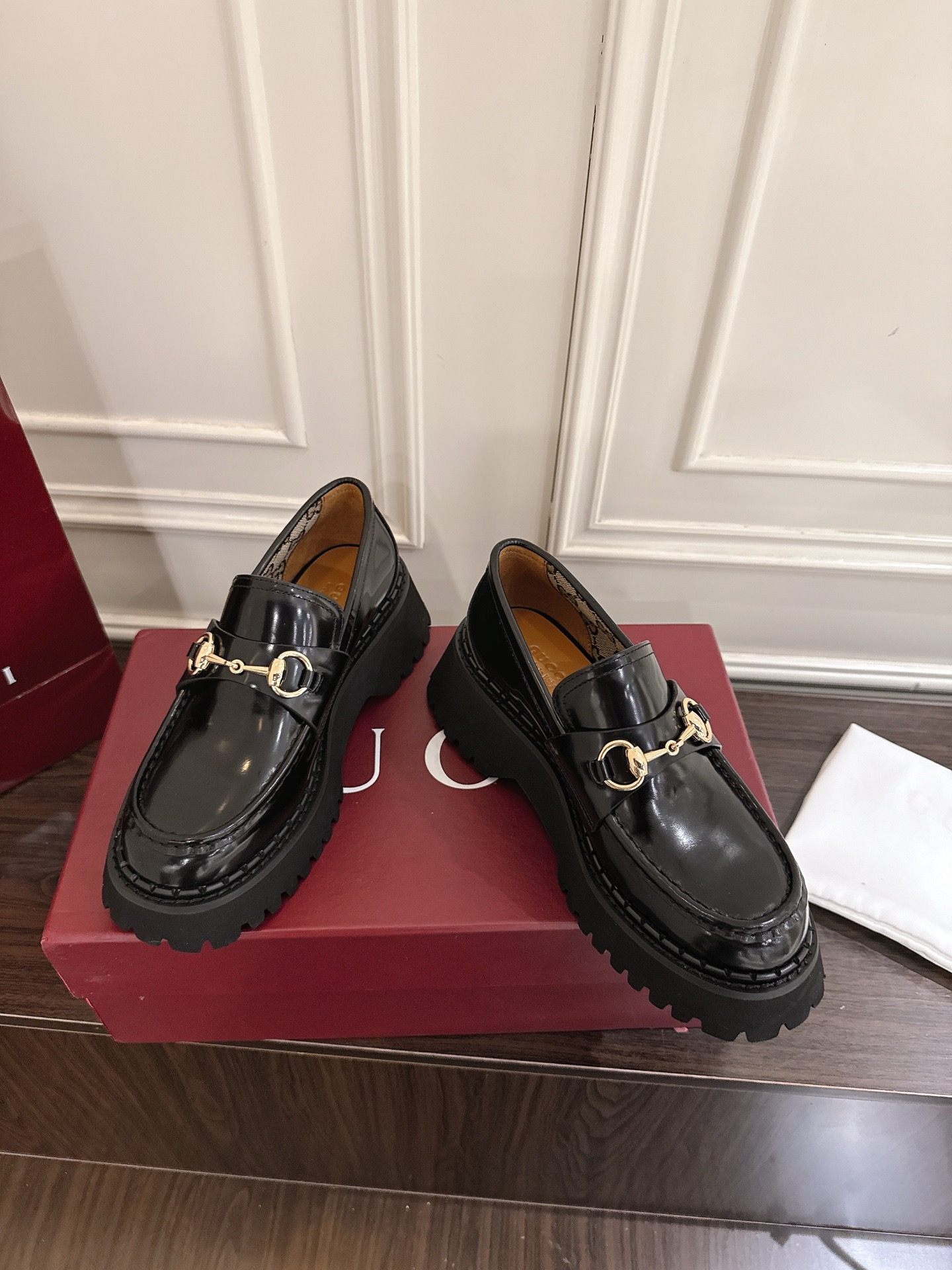 Gucci women's leather shoes-64