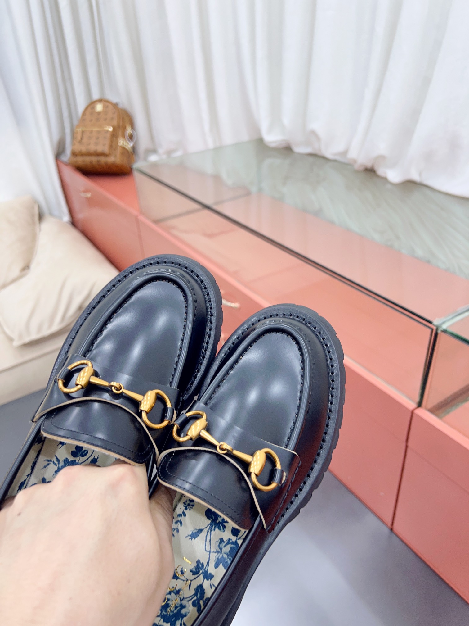 Gucci women's leather shoes-78