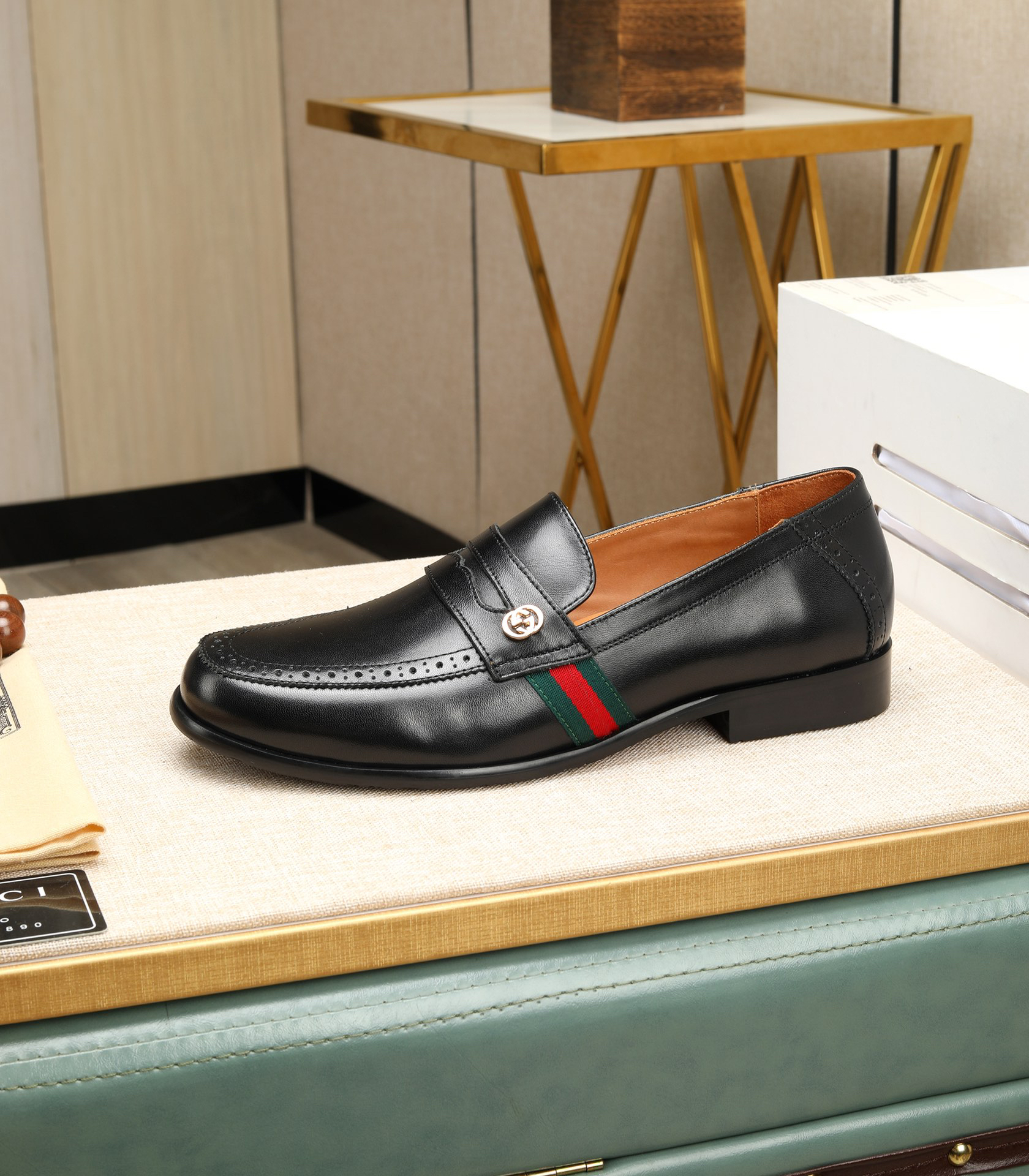 Gucci men's leather shoes-112