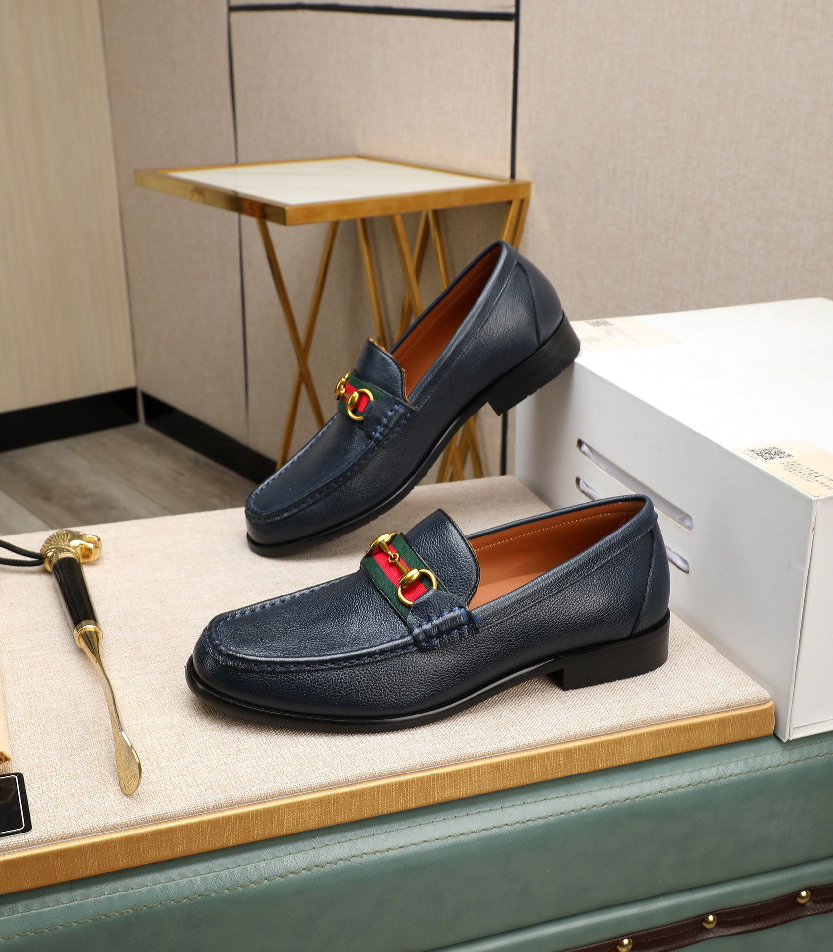 Gucci men's leather shoes-136