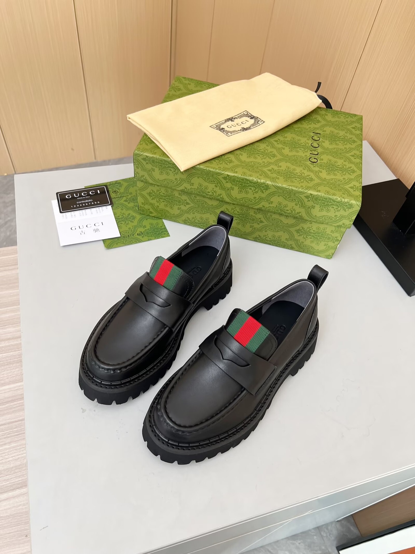Gucci women's leather shoes-67