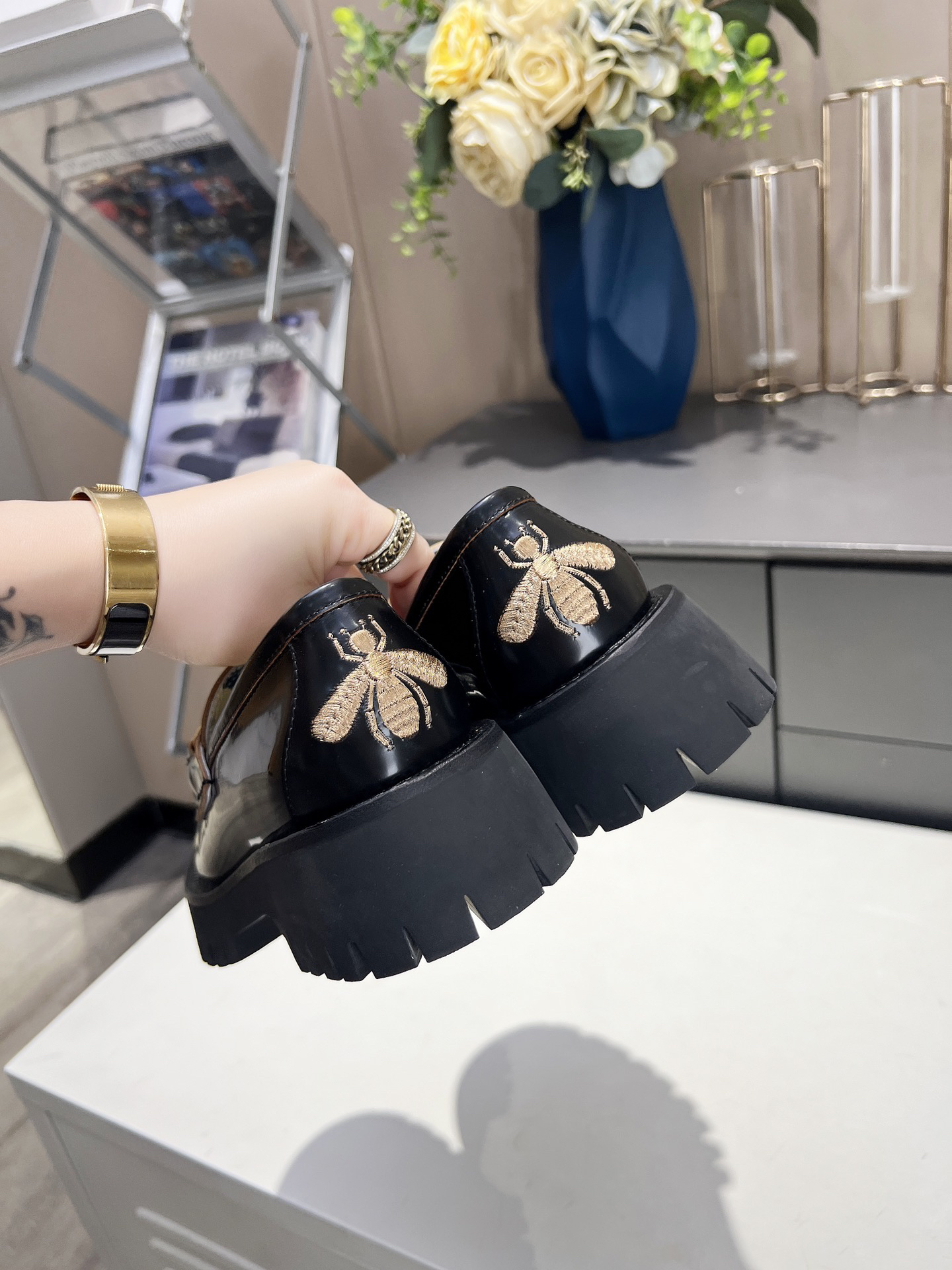 Gucci women's leather shoes-26