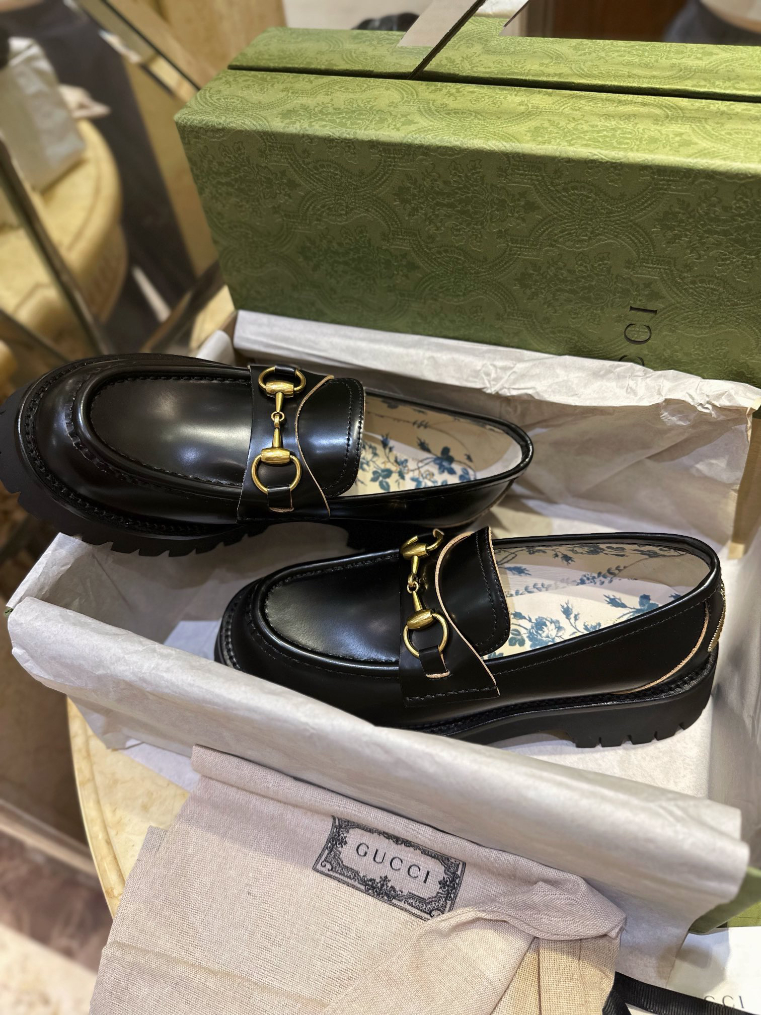 Gucci women's leather shoes-37