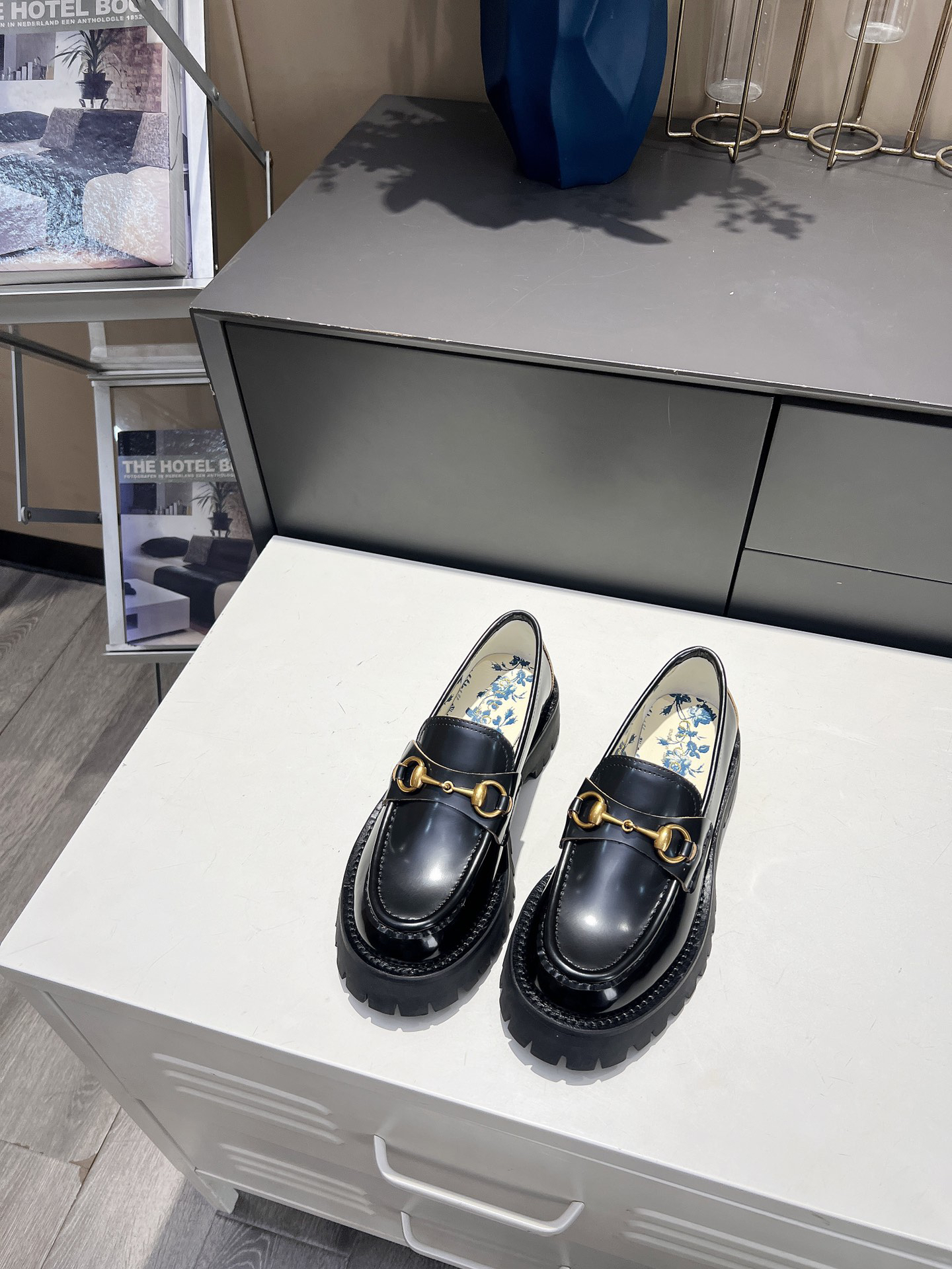 Gucci women's leather shoes-26