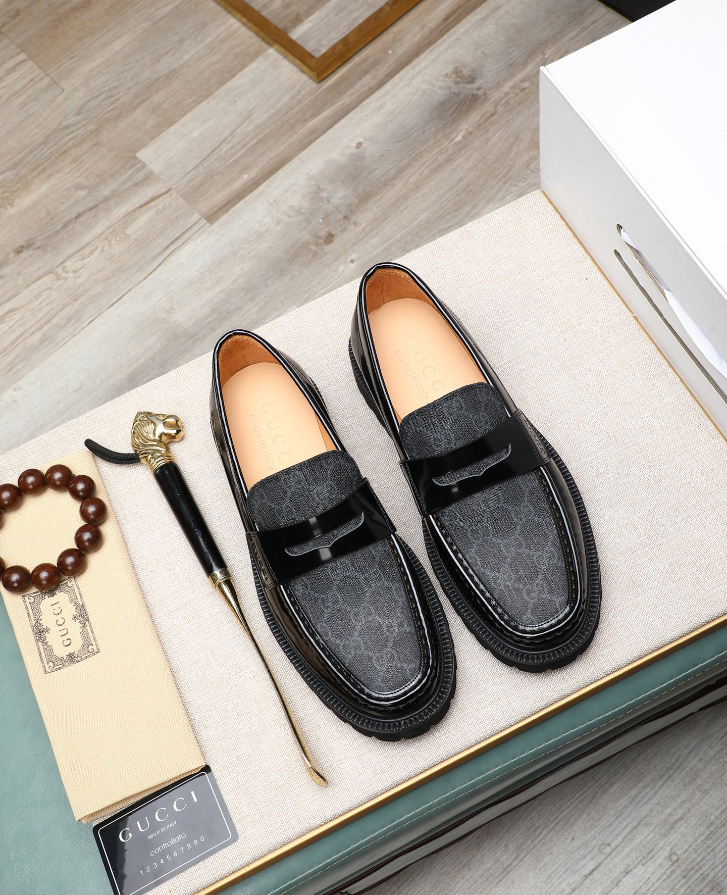 Gucci men's leather shoes-124