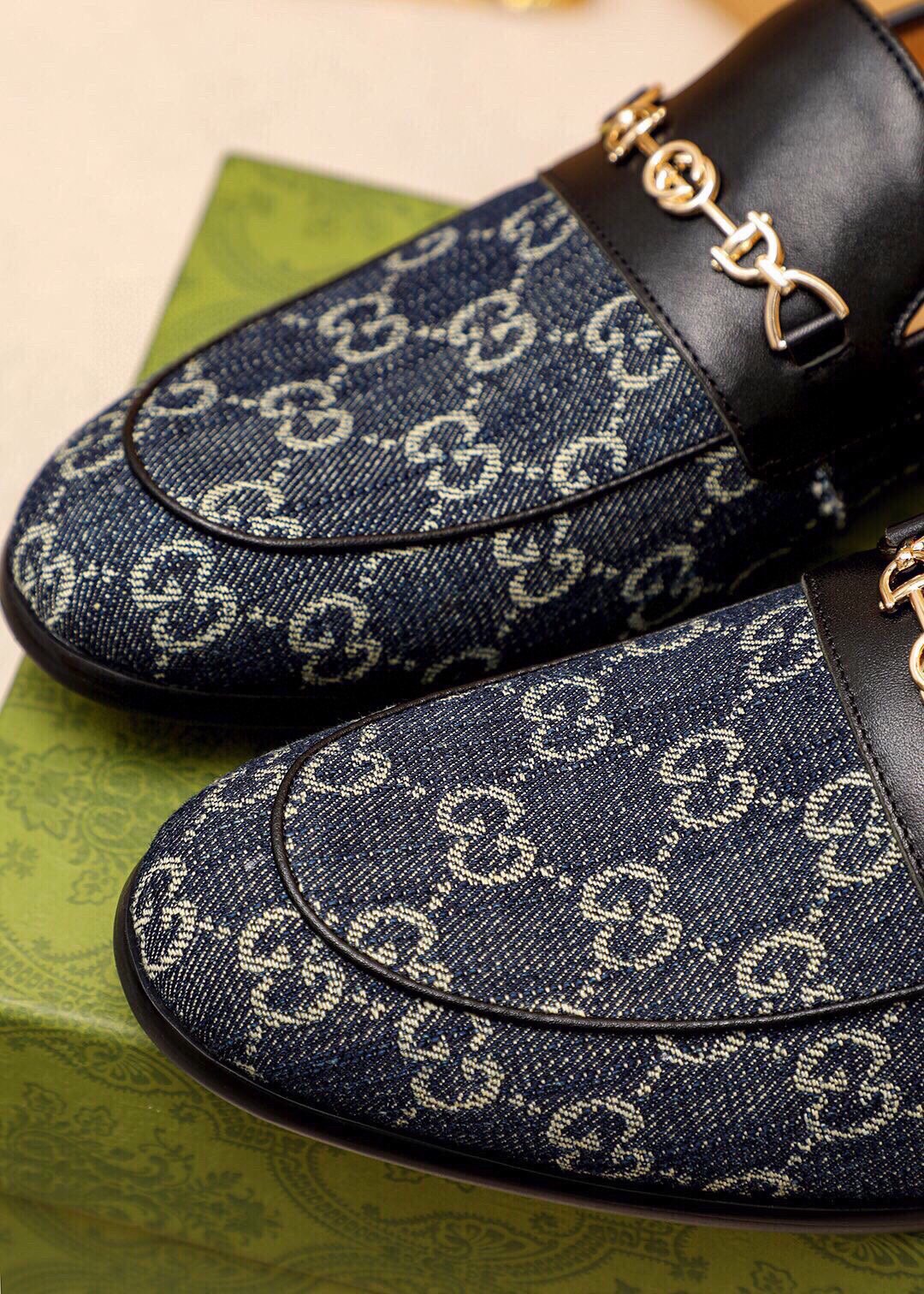 Gucci men's leather shoes-118