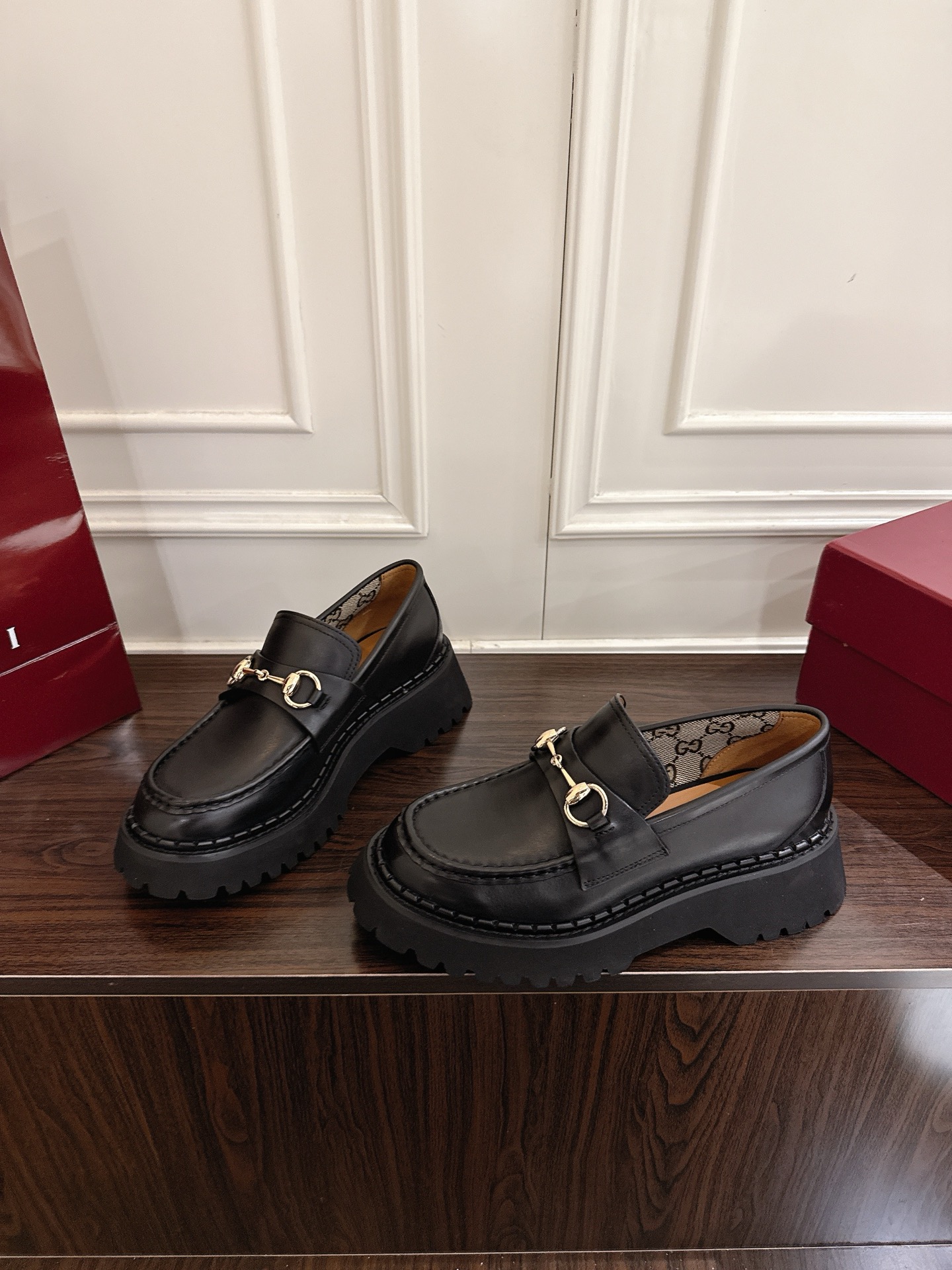 Gucci women's leather shoes-63