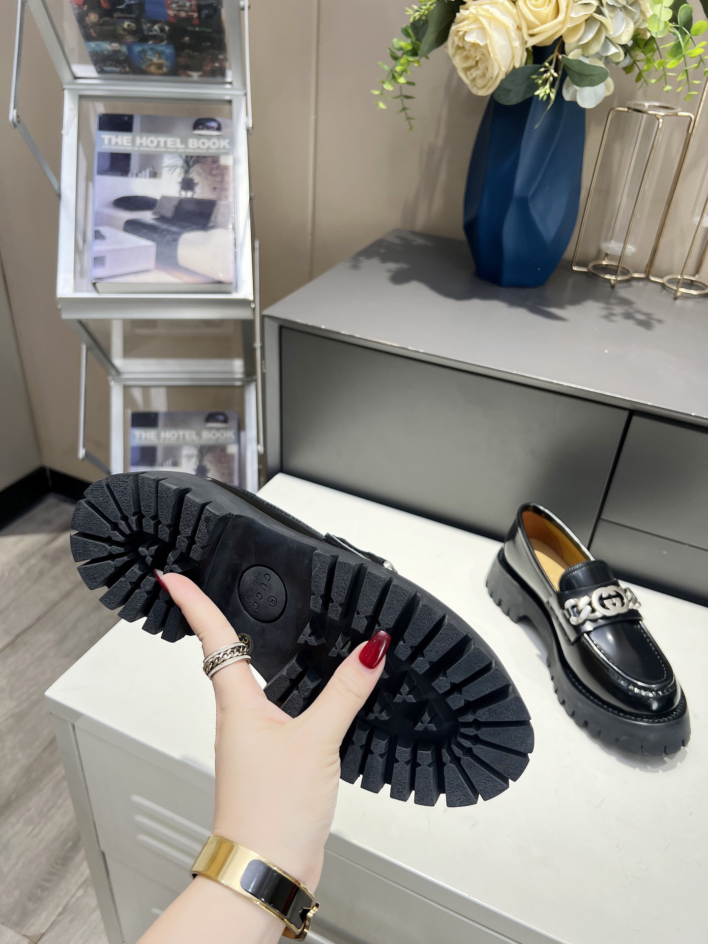 Gucci women's leather shoes-14