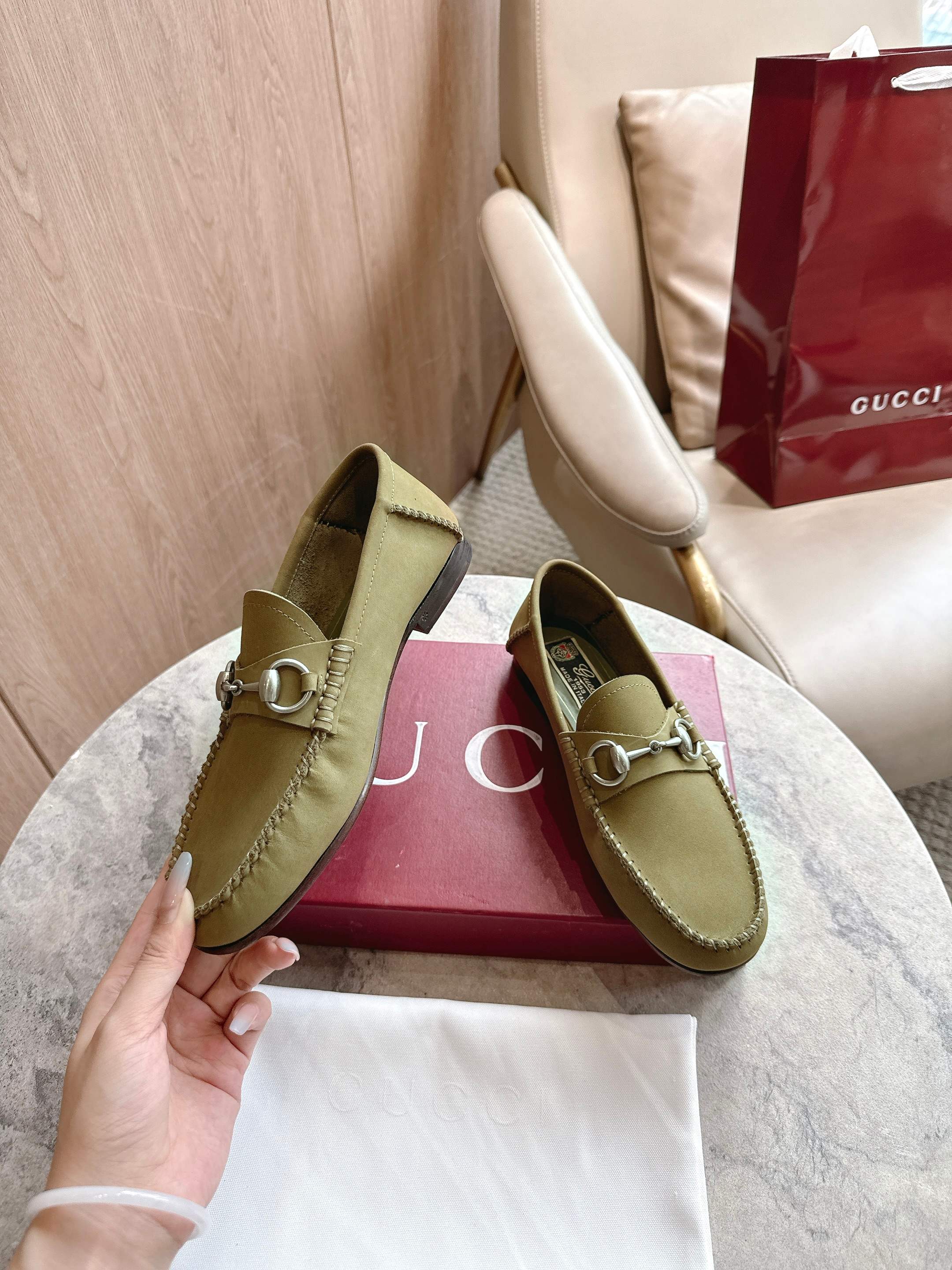 Gucci women's leather shoes-38