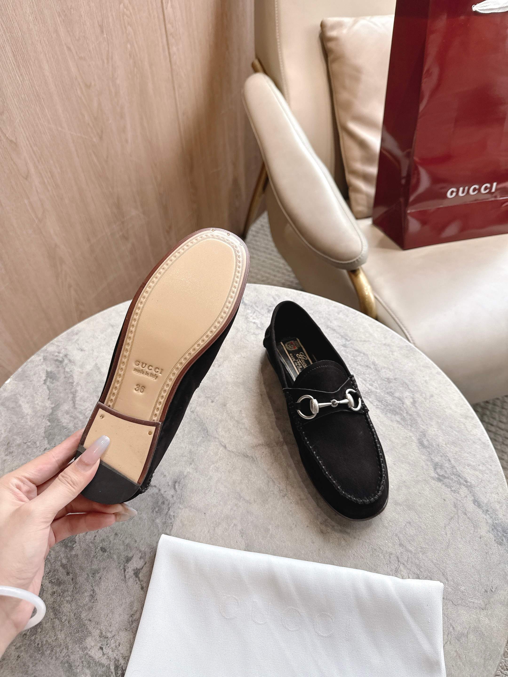 Gucci women's leather shoes-40