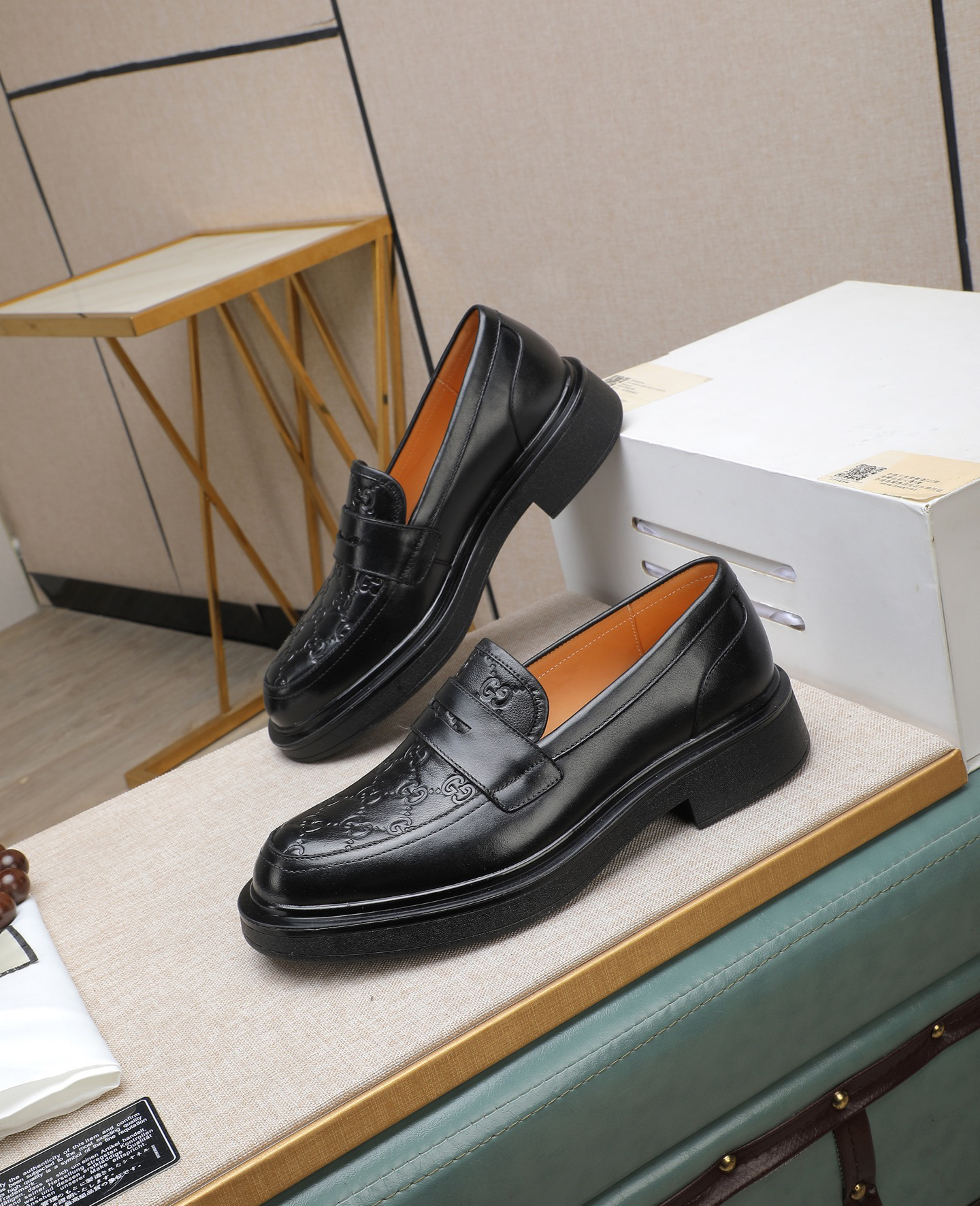 Gucci men's leather shoes-133