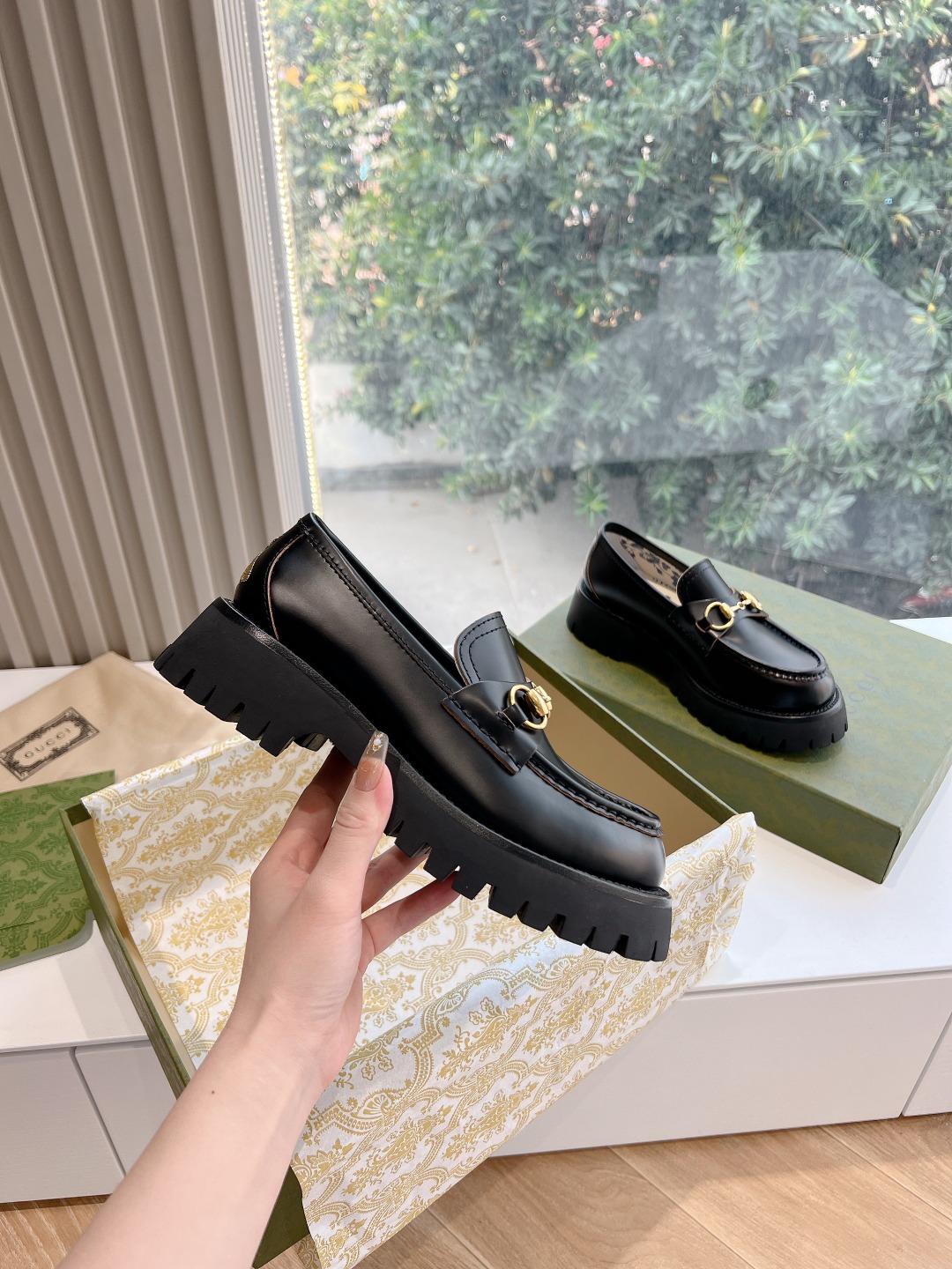 Gucci women's leather shoes-4