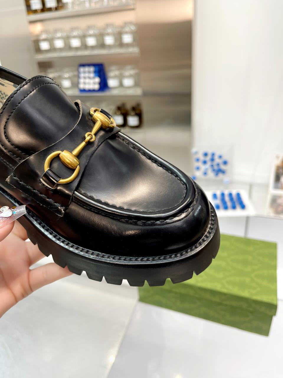 Gucci women's leather shoes-89