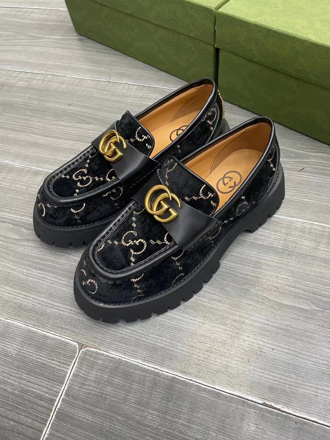 Gucci women's leather shoes-82