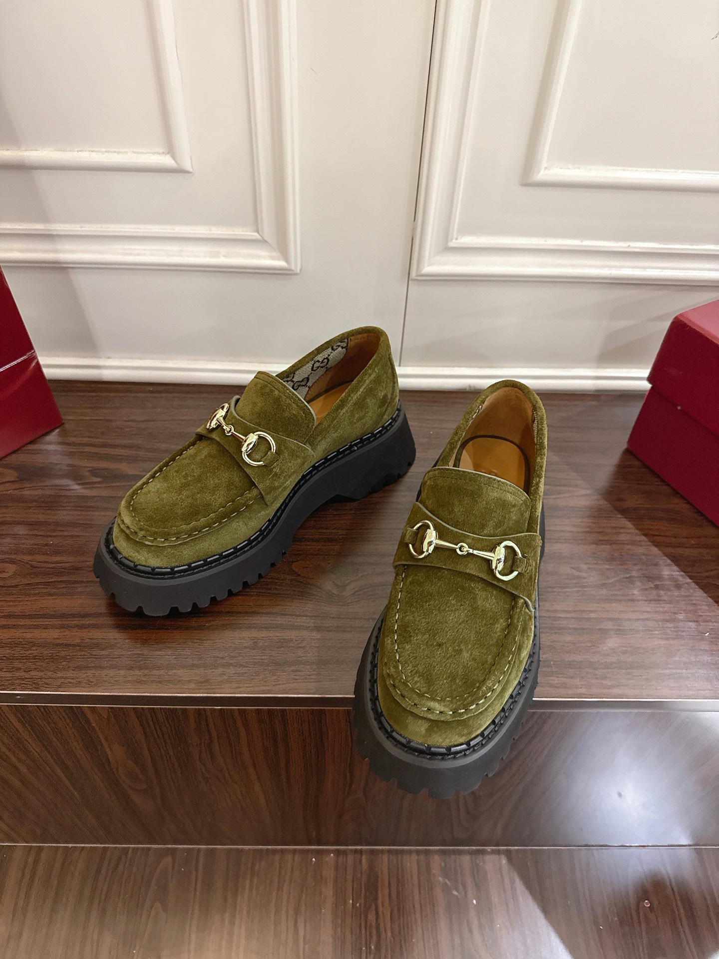 Gucci women's leather shoes-61