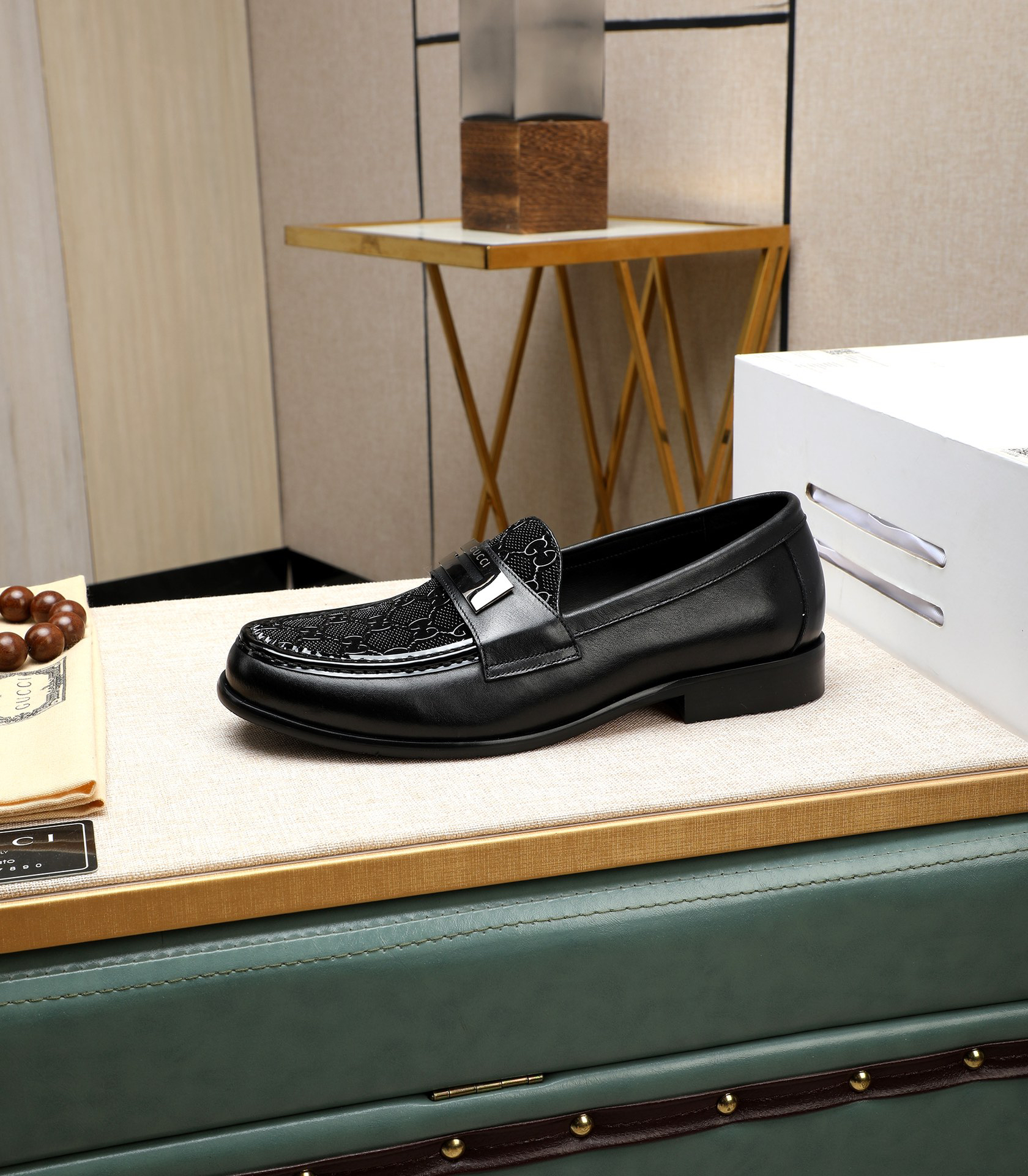 Gucci men's leather shoes-129