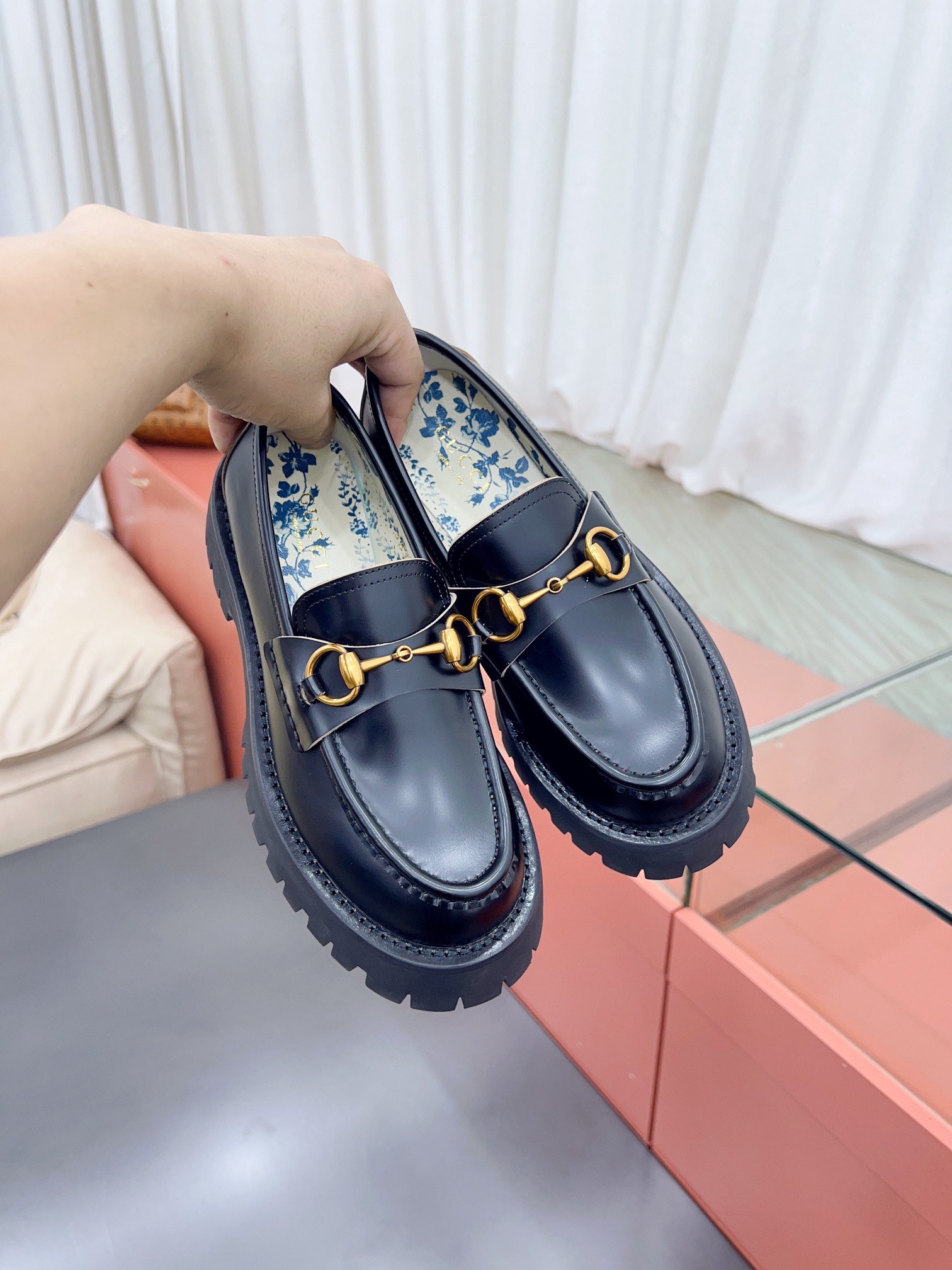 Gucci women's leather shoes-78