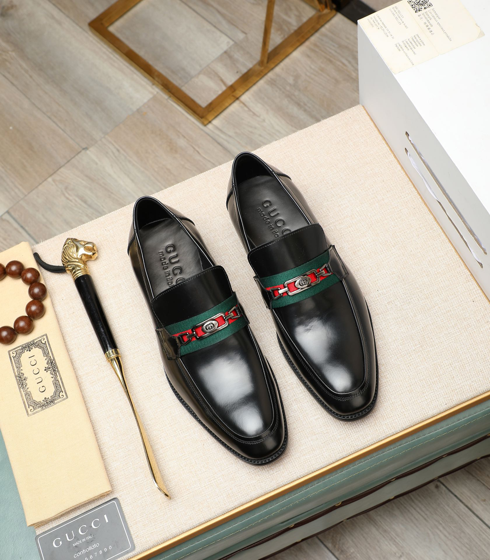 Gucci men's leather shoes-106