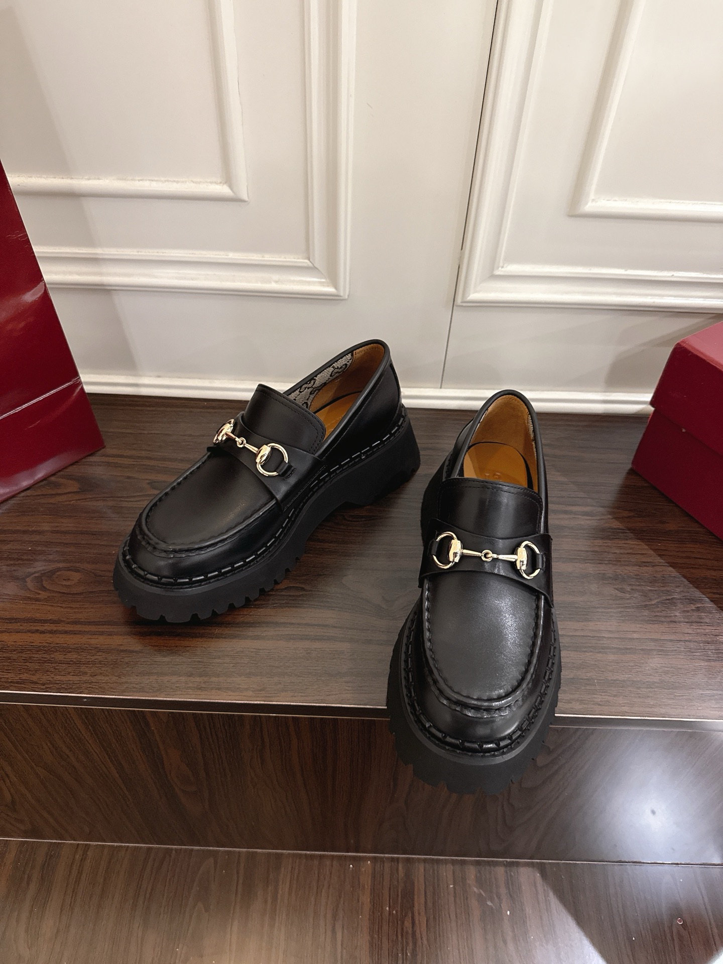 Gucci women's leather shoes-63