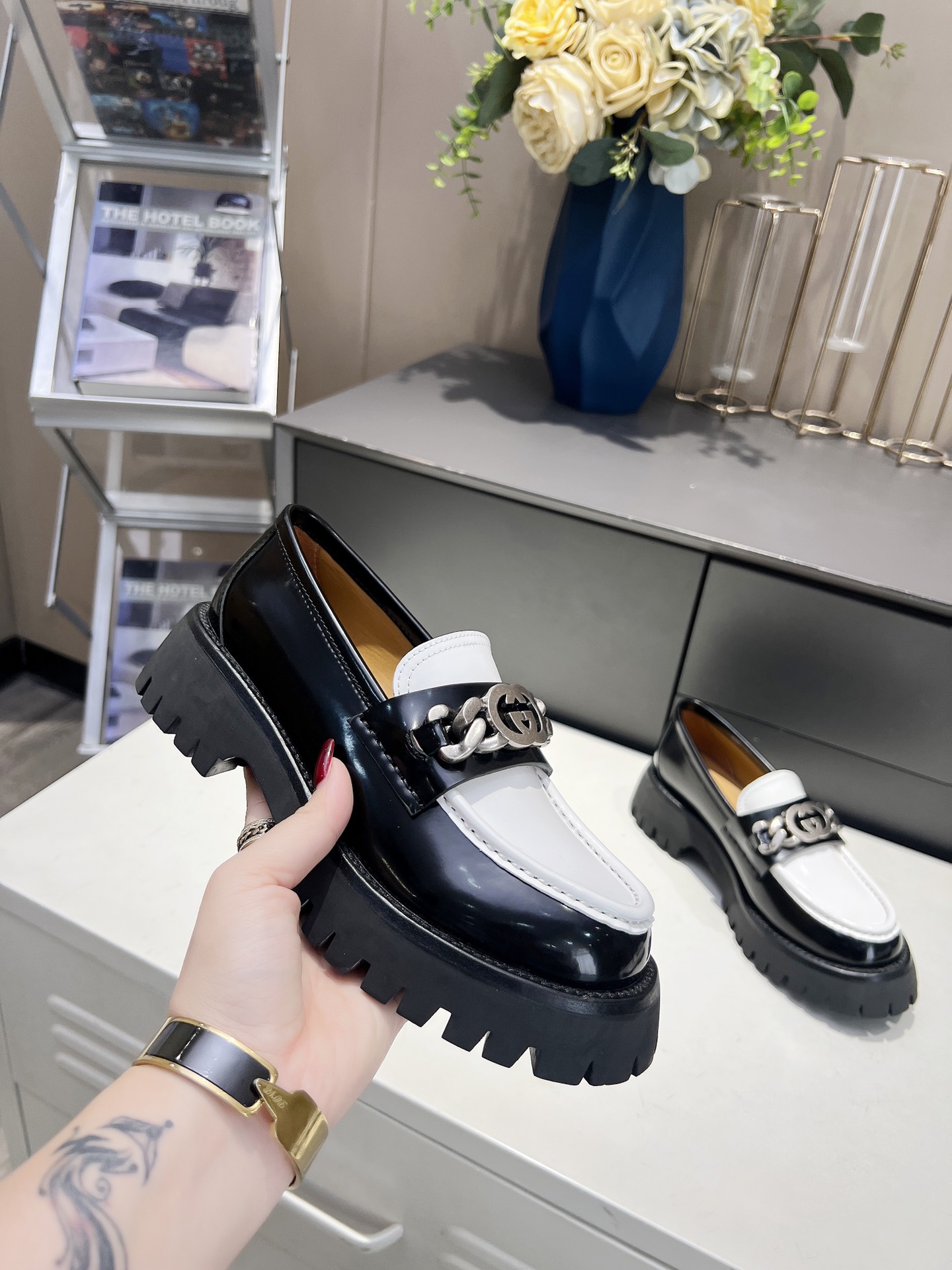 Gucci women's leather shoes-76