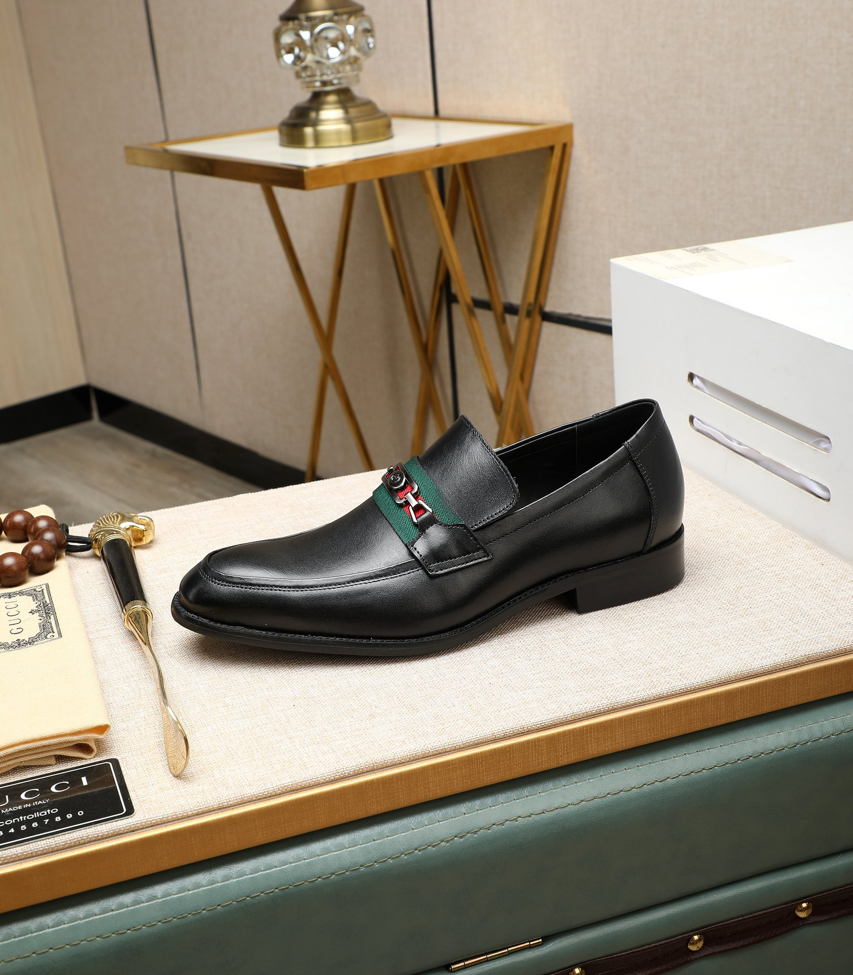 Gucci men's leather shoes-108