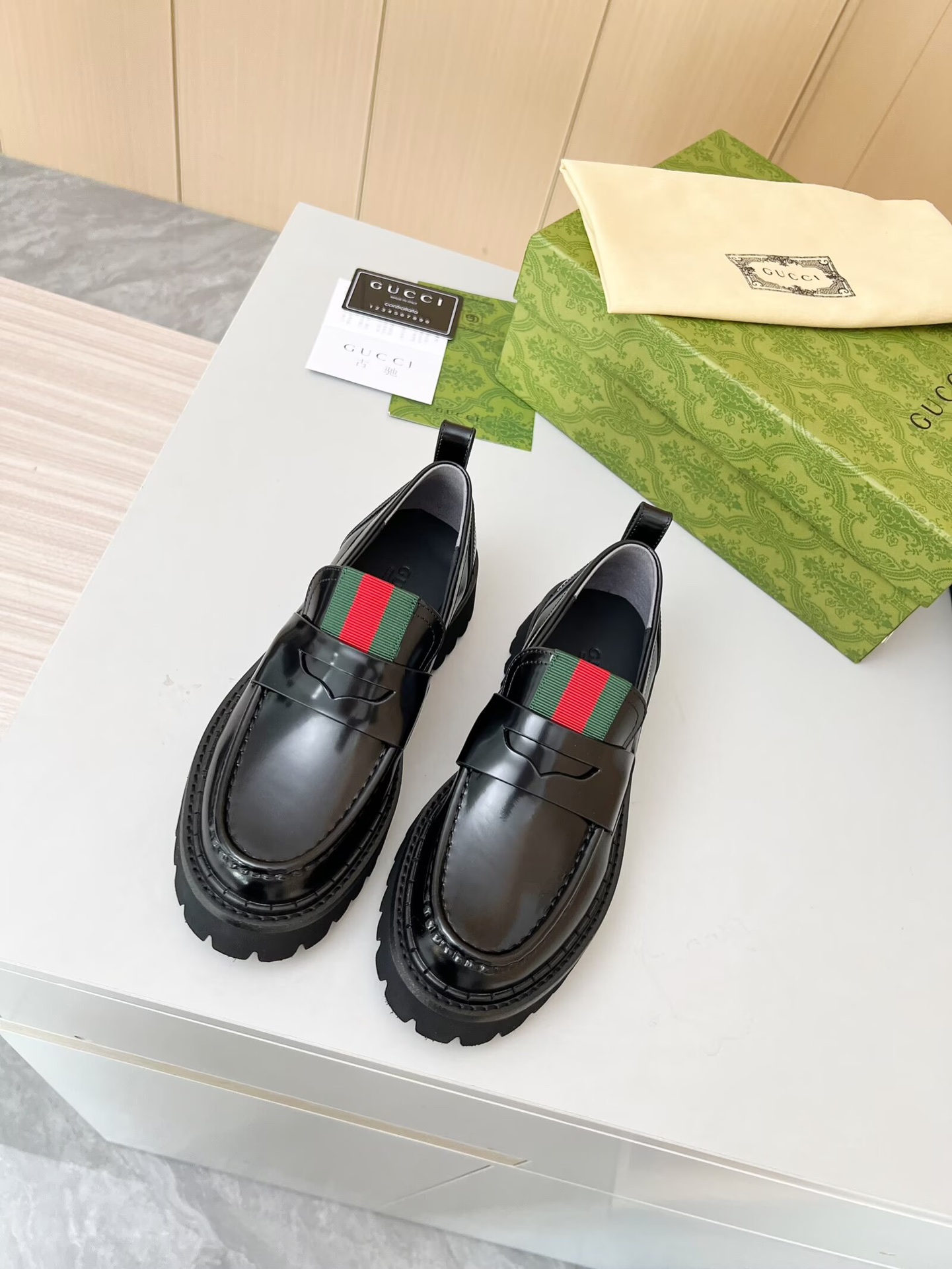 Gucci women's leather shoes-29
