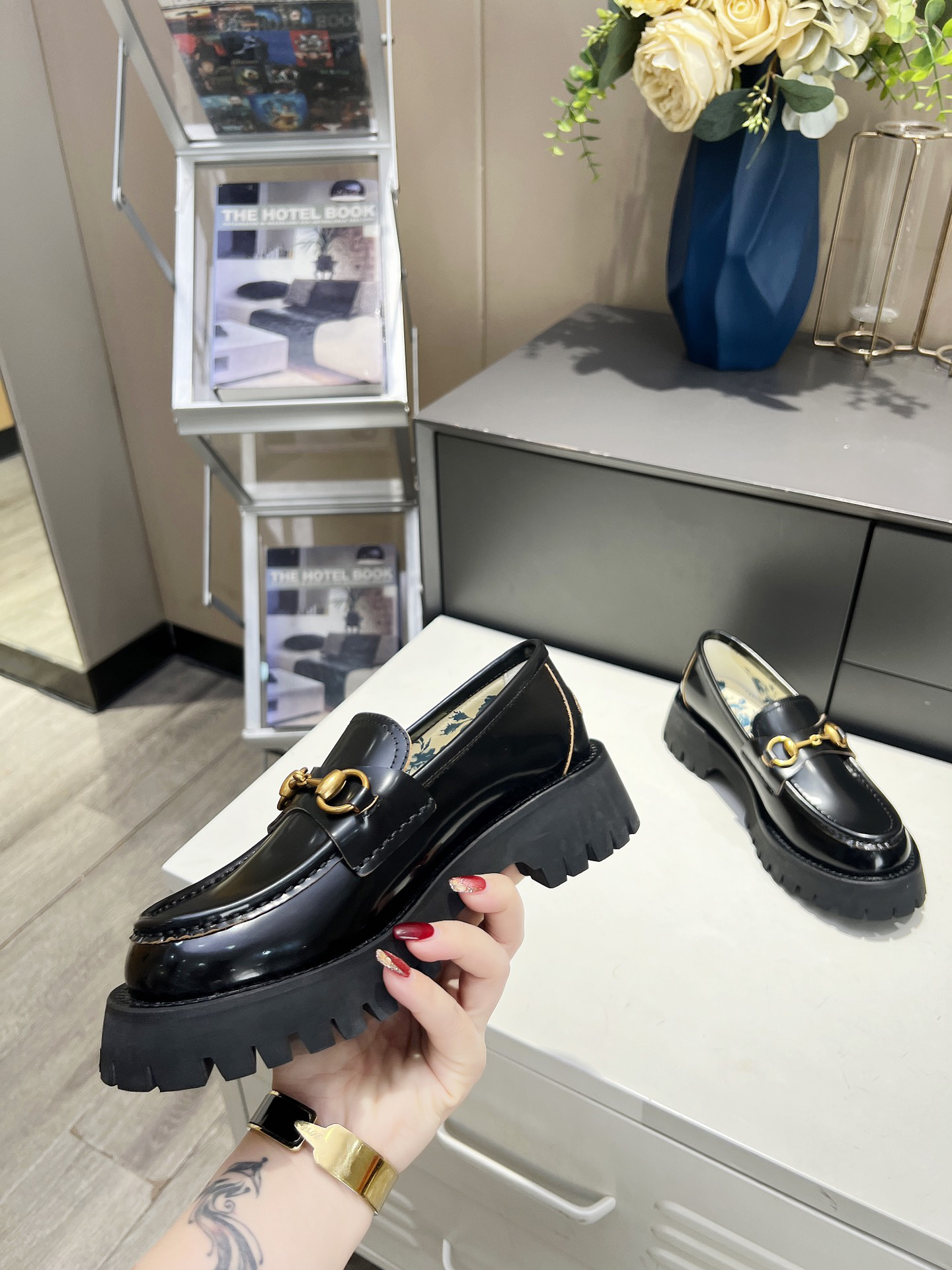 Gucci women's leather shoes-26