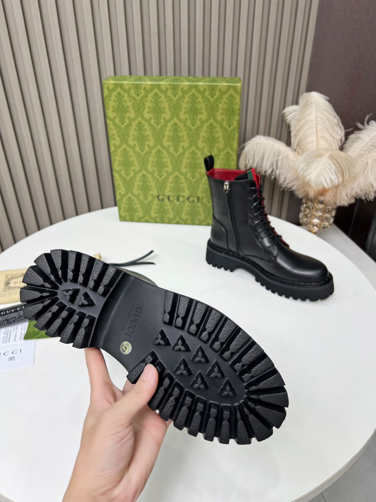 Gucci women's leather shoes-9