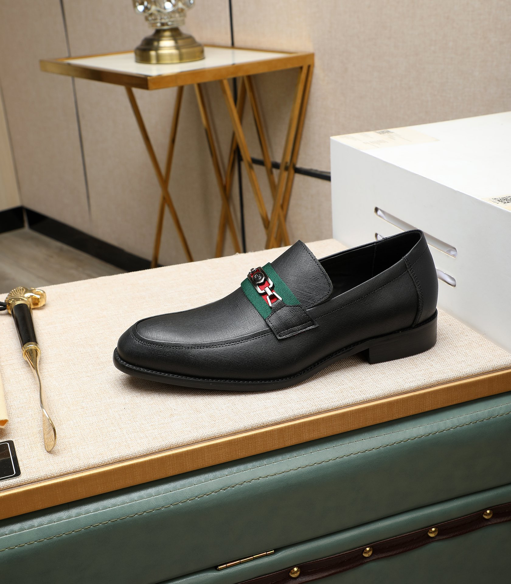 Gucci men's leather shoes-107