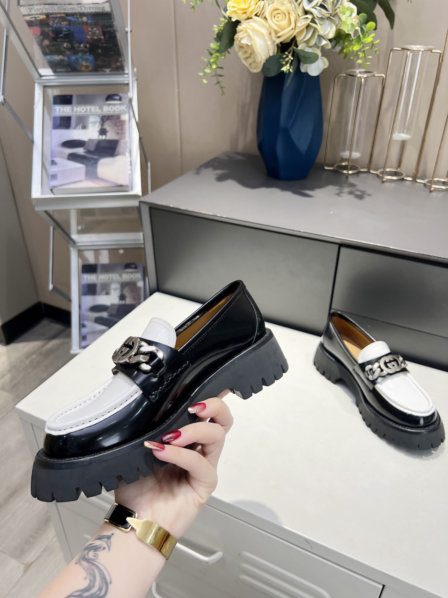 Gucci women's leather shoes-13