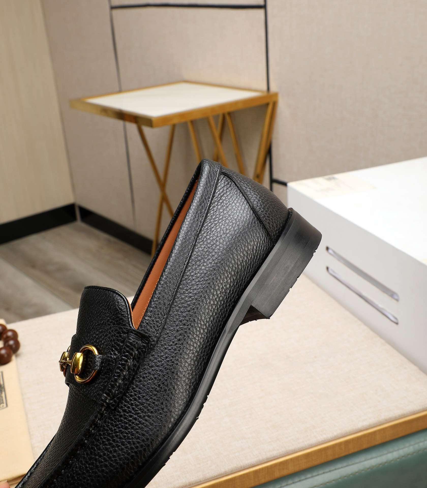 Gucci men's leather shoes-137