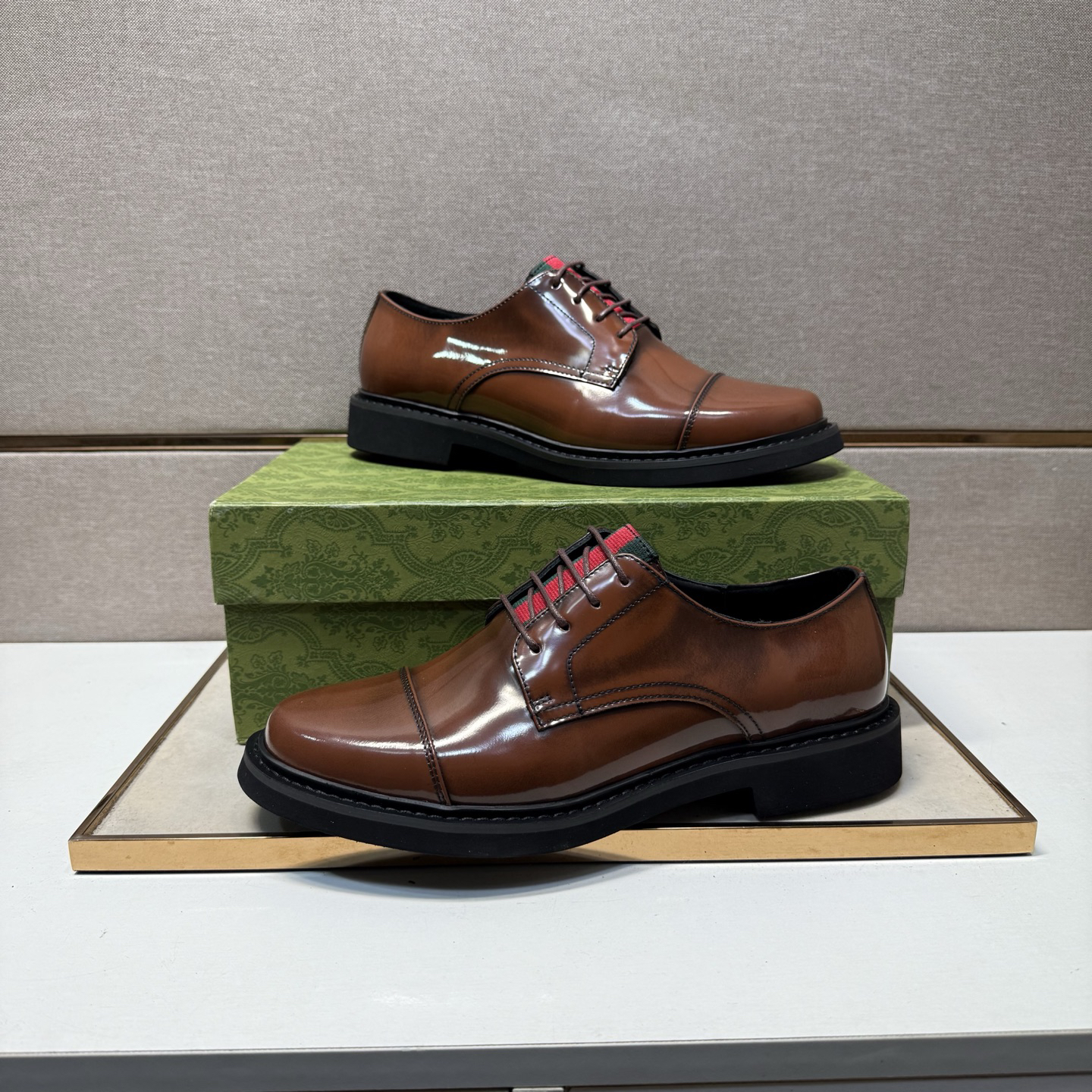 Gucci men's leather shoes-121