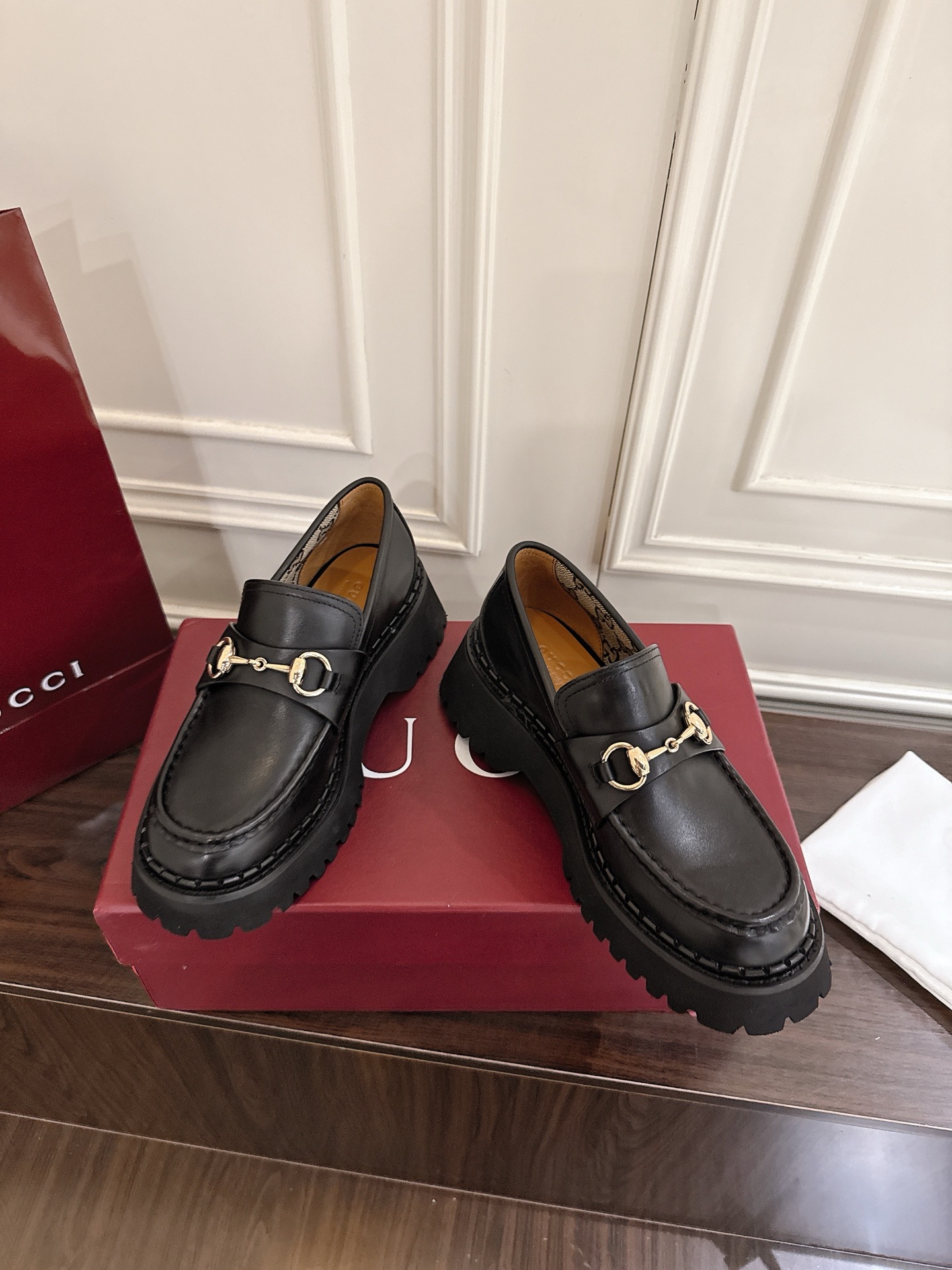 Gucci women's leather shoes-63