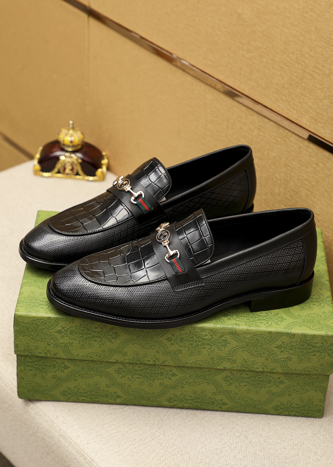 Gucci women's leather shoes-65