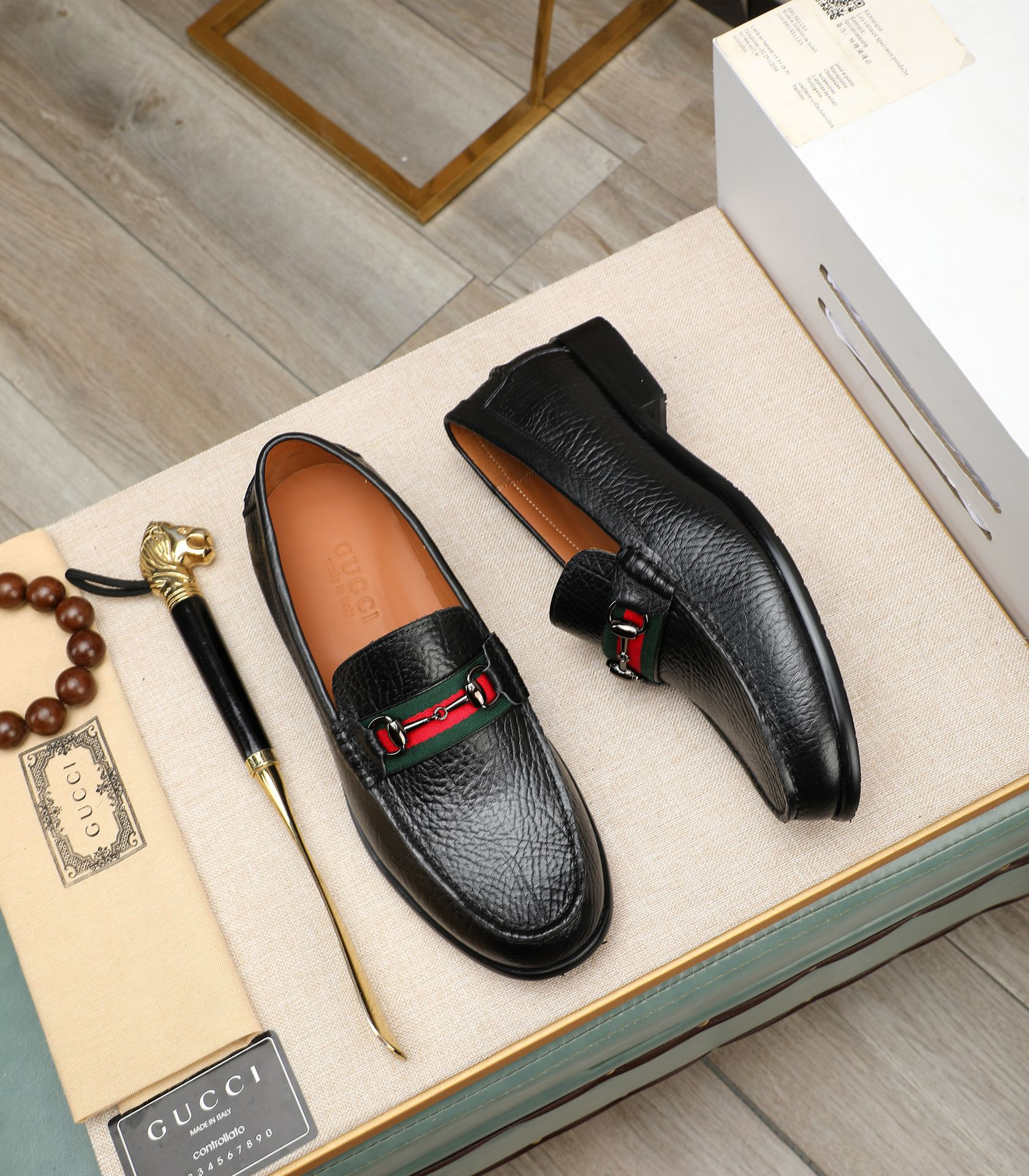 Gucci men's leather shoes-113