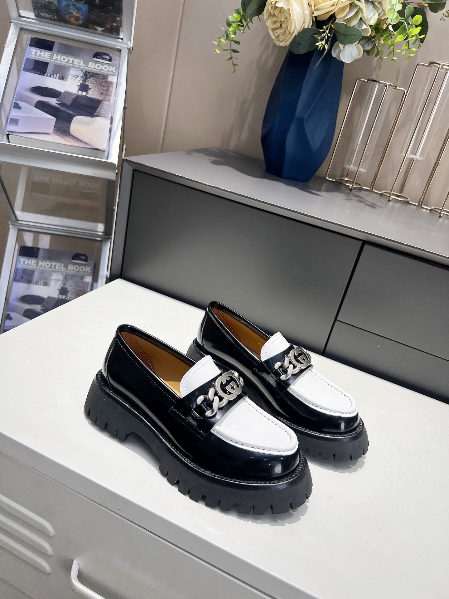 Gucci women's leather shoes-76