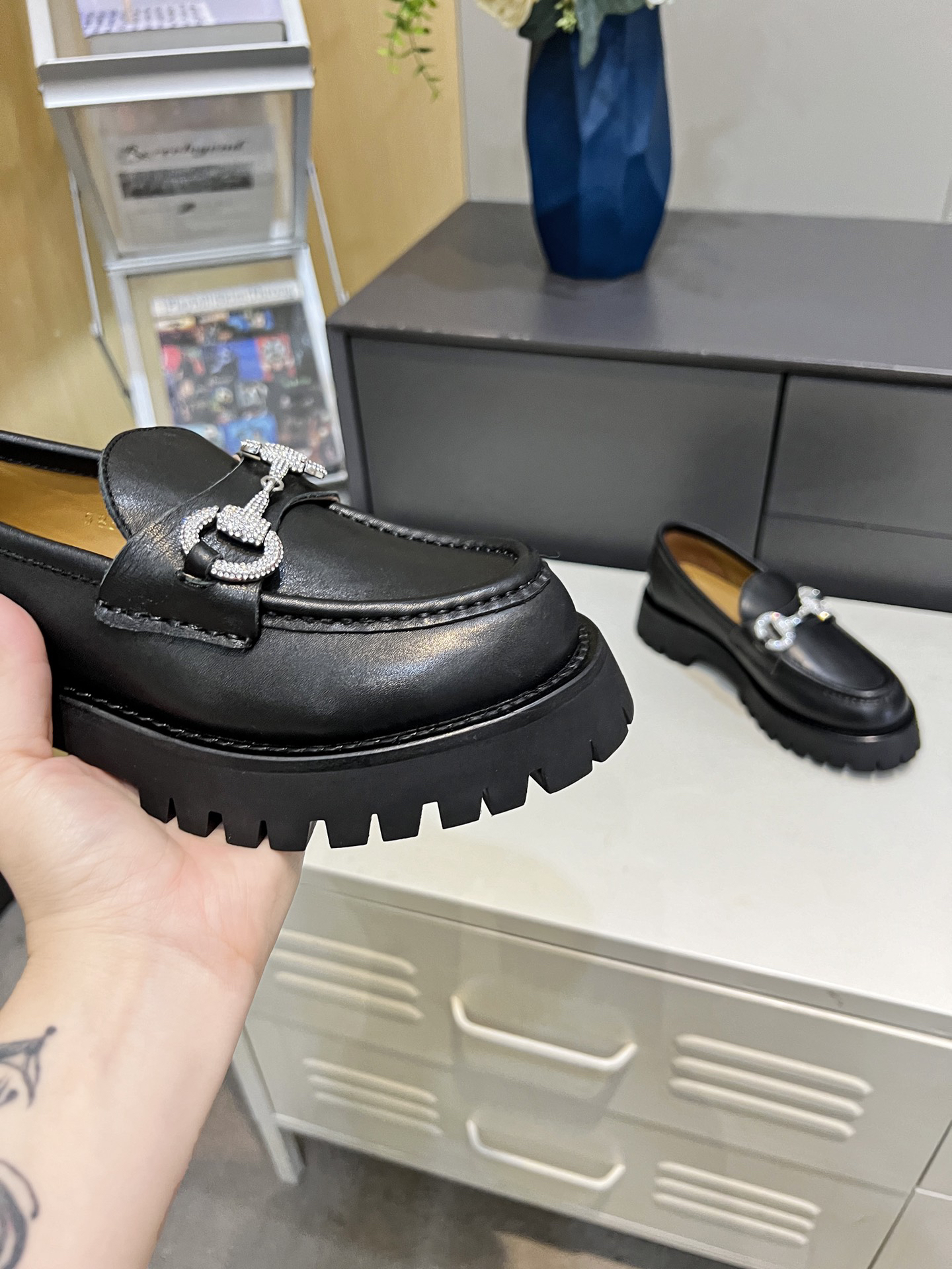 Gucci women's leather shoes-12