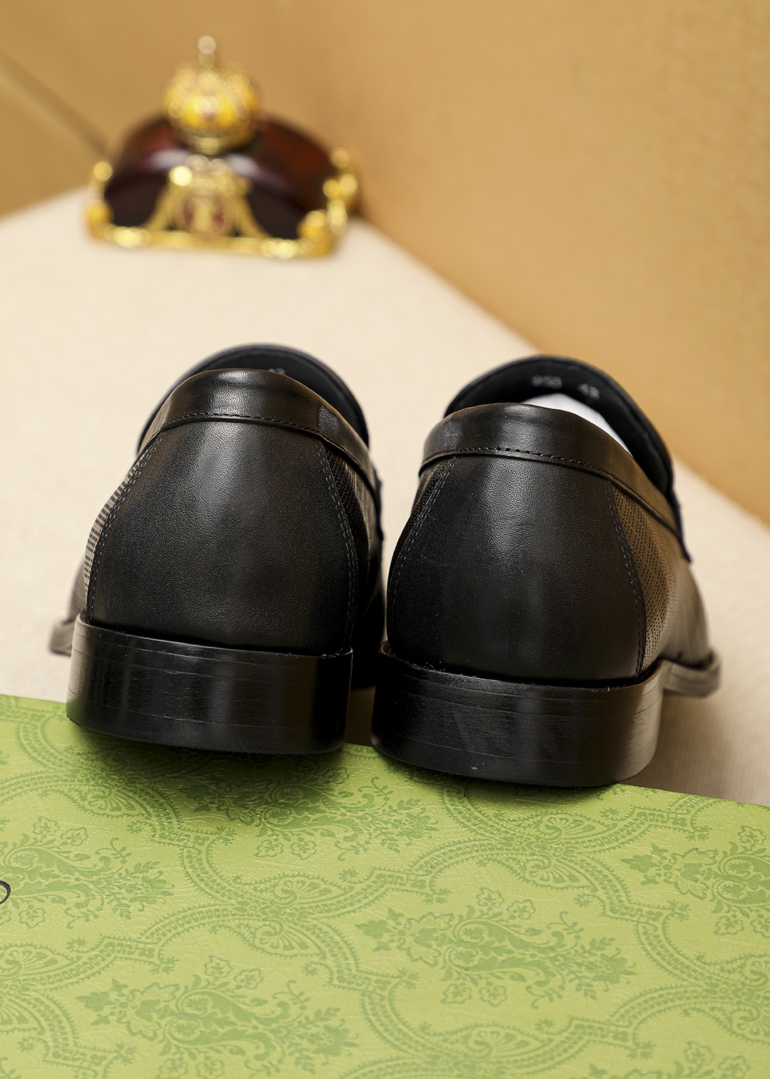 Gucci women's leather shoes-65