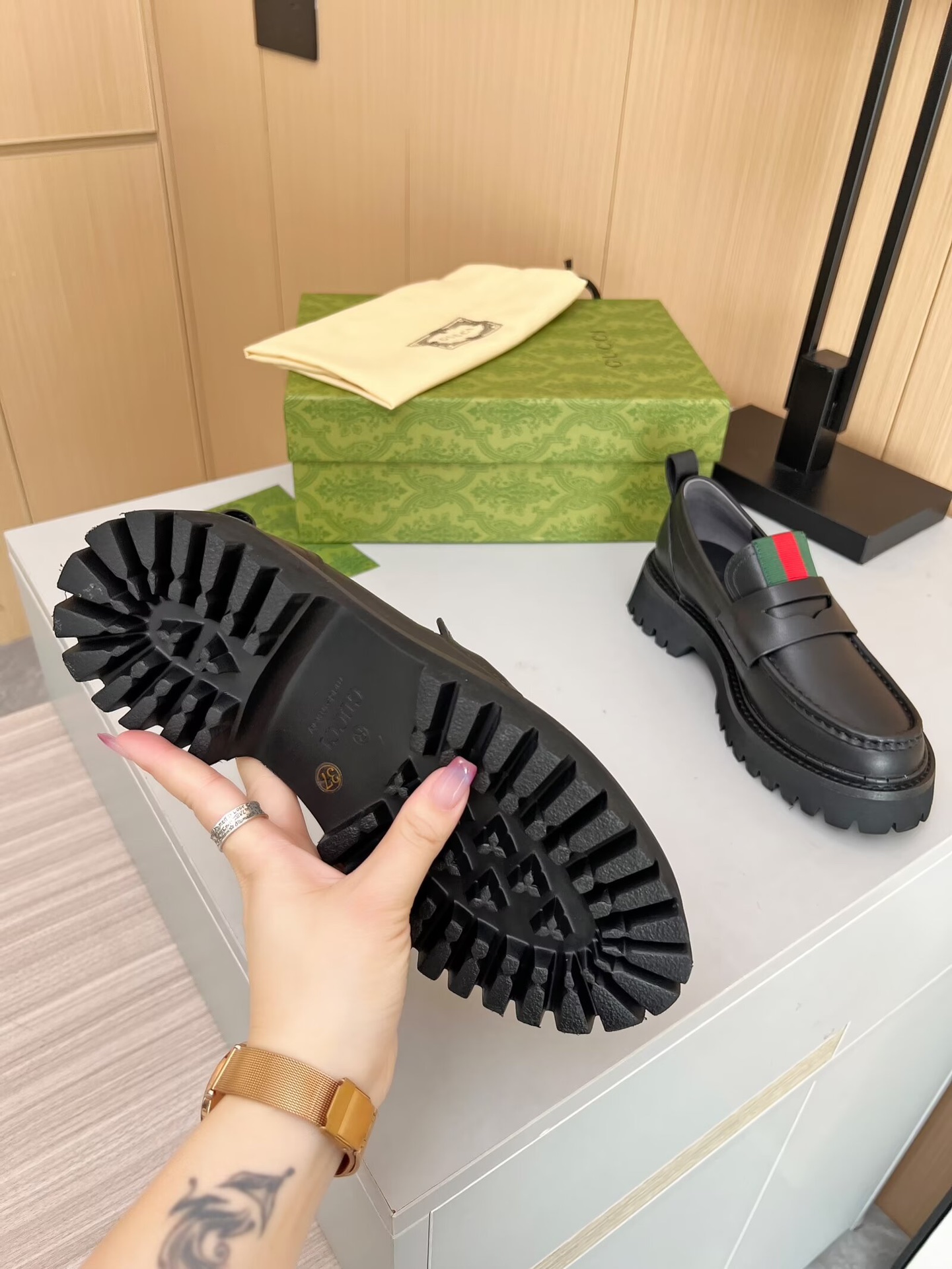 Gucci women's leather shoes-67