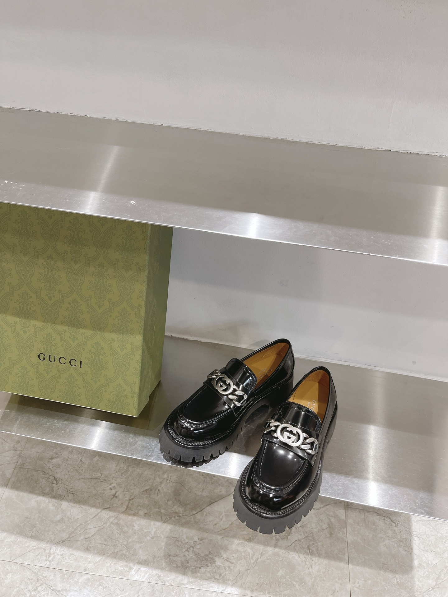 Gucci women's leather shoes-30