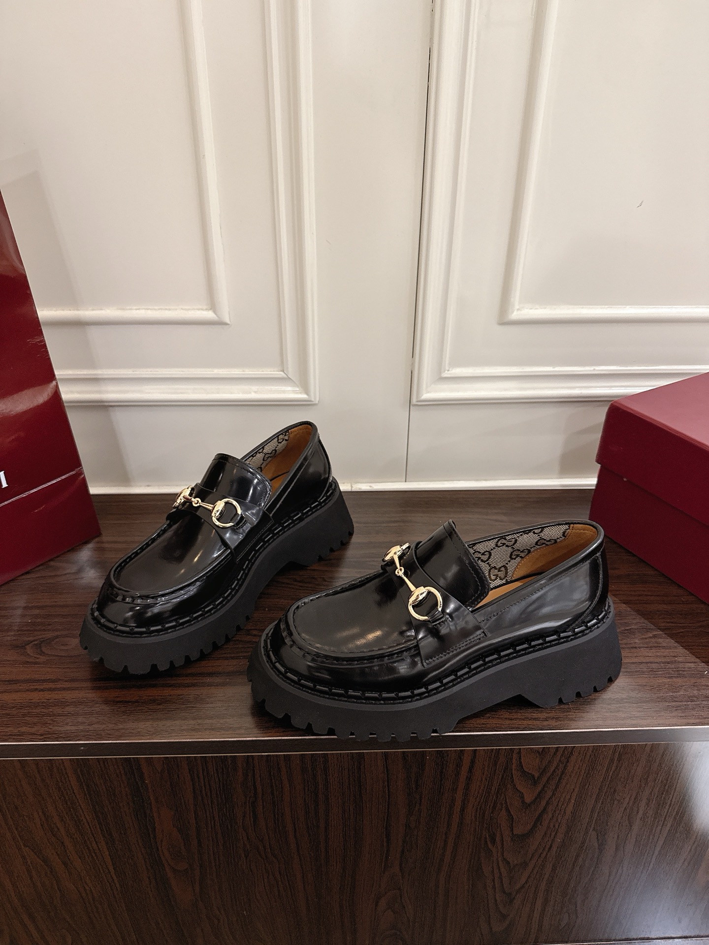 Gucci women's leather shoes-64