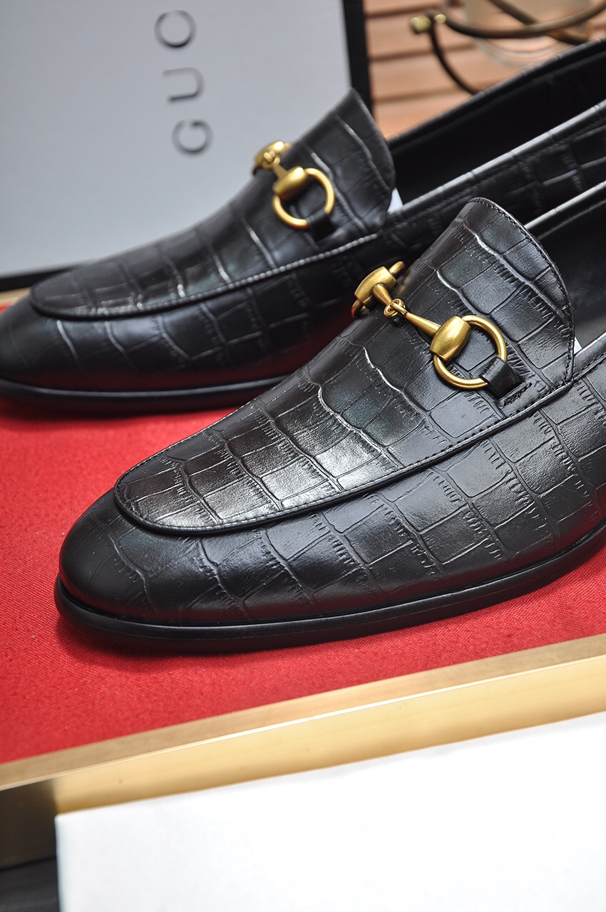 Gucci men's leather shoes-139