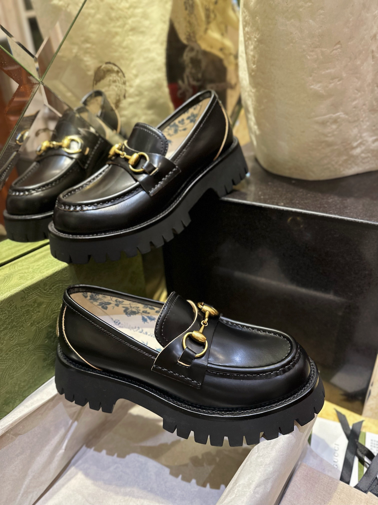 Gucci women's leather shoes-37